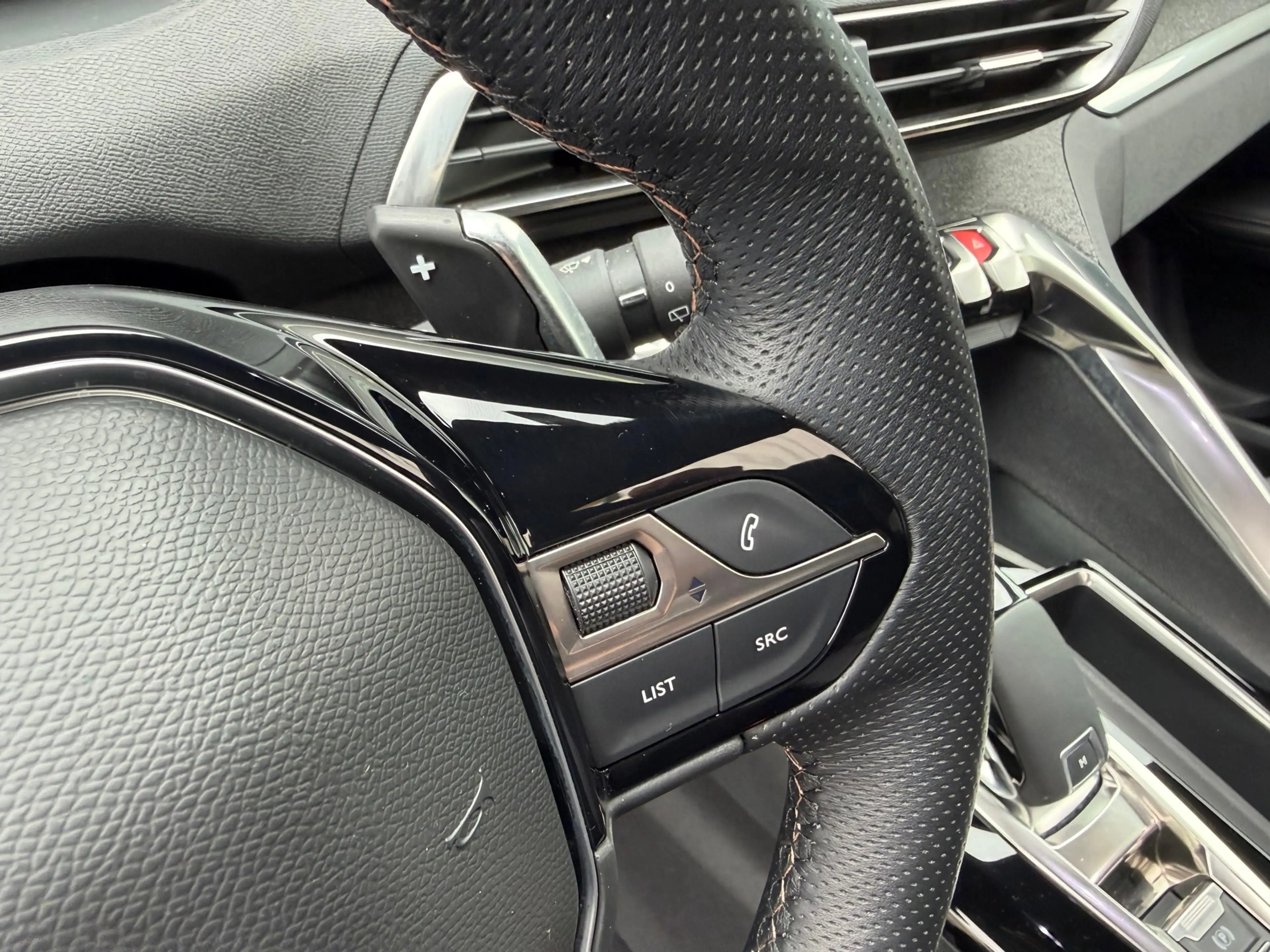 Peugeot 5008 1.2 PureTech GT-Line Panorama Camera Carplay 7p. — photo 39