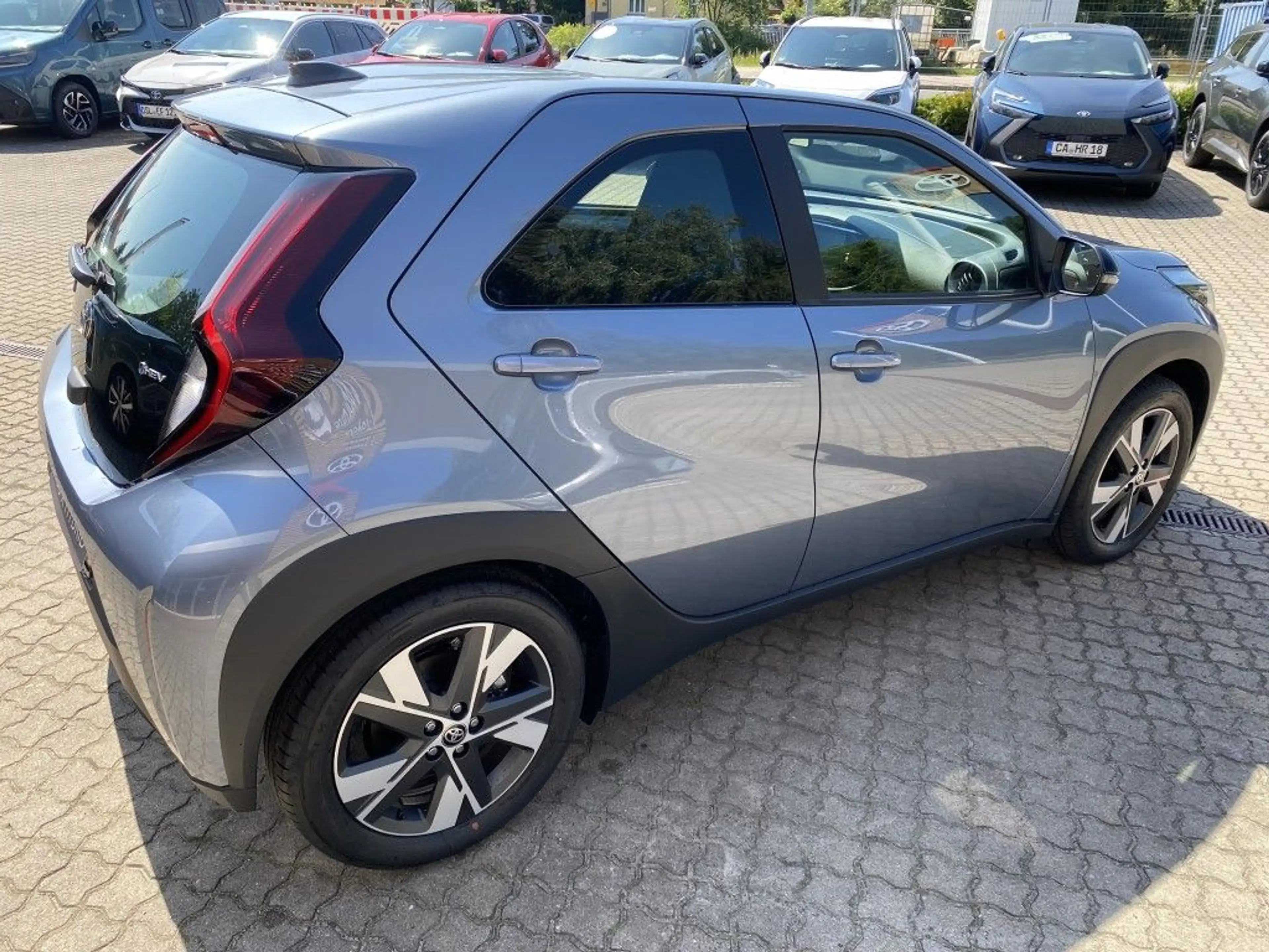 Toyota Aygo X 1,5 Hybrid AT Active inkl. 1 Satz Alu-Winterkomple — photo 5