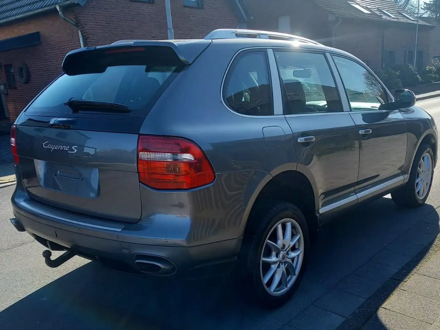 Porsche Cayenne Cayenne S TiptronicS Сірий - 1