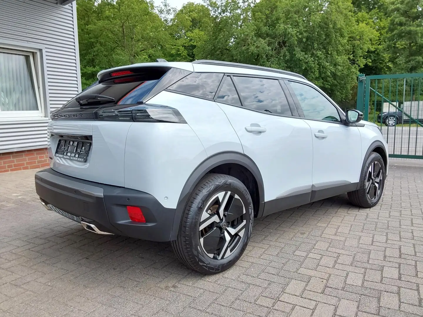 Peugeot 2008 1.2 PureTech 130 Allure ACC/APP/LED/SHZ/PDC/KAM... Weiß - 2