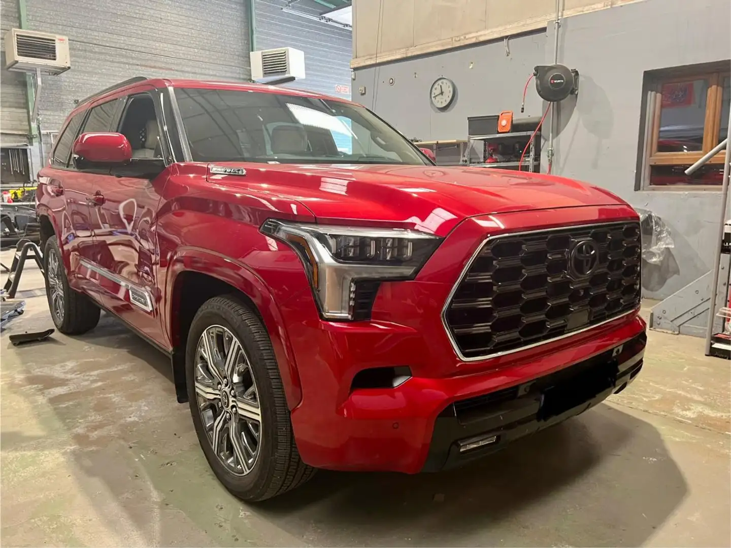 Toyota Sequoia HYBRID CAPSTONE Rot - 2