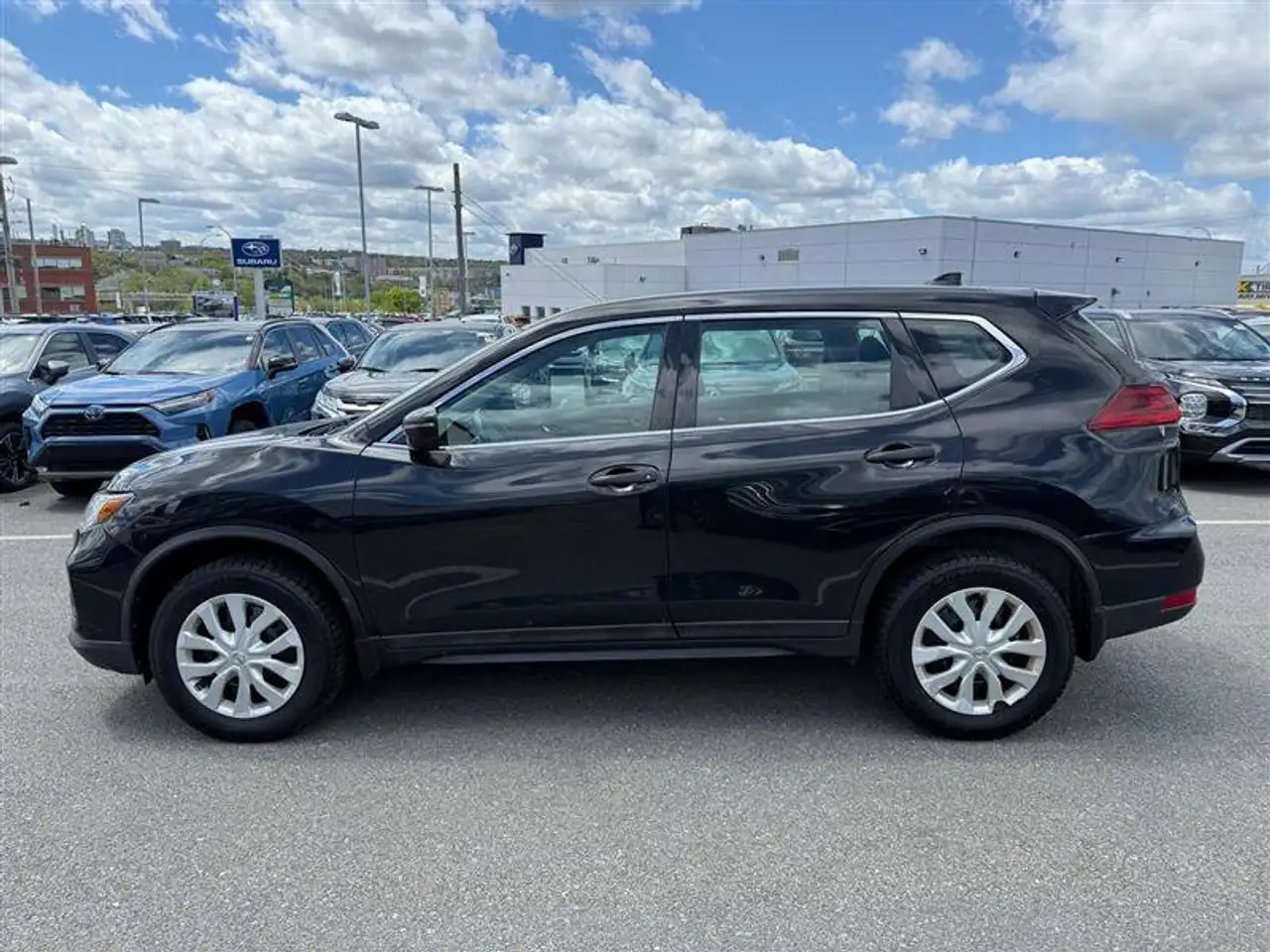 Nissan Rogue снимка Nissan Rogue