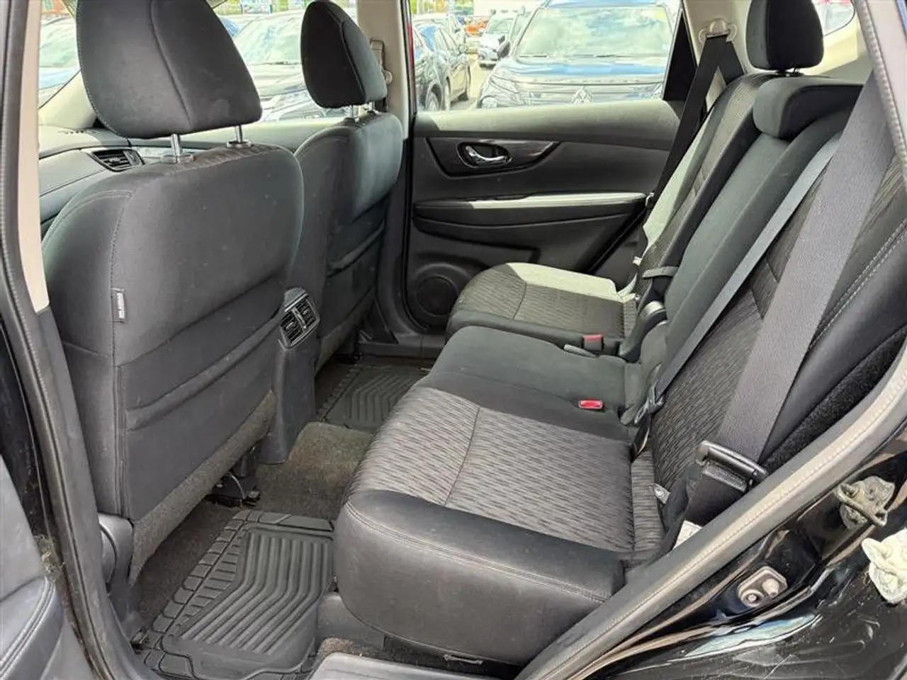 Nissan Rogue снимка Nissan Rogue