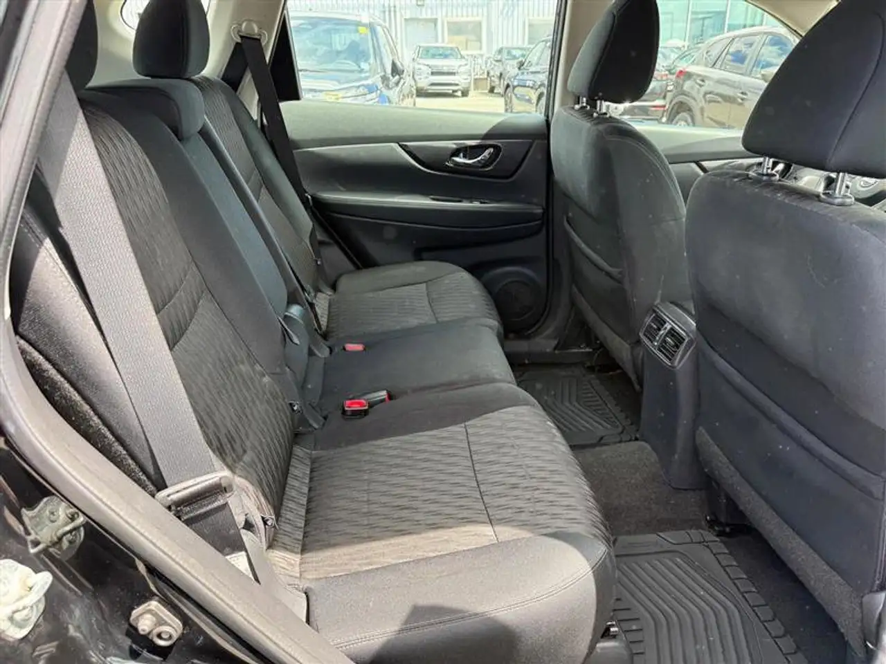 Nissan Rogue снимка Nissan Rogue