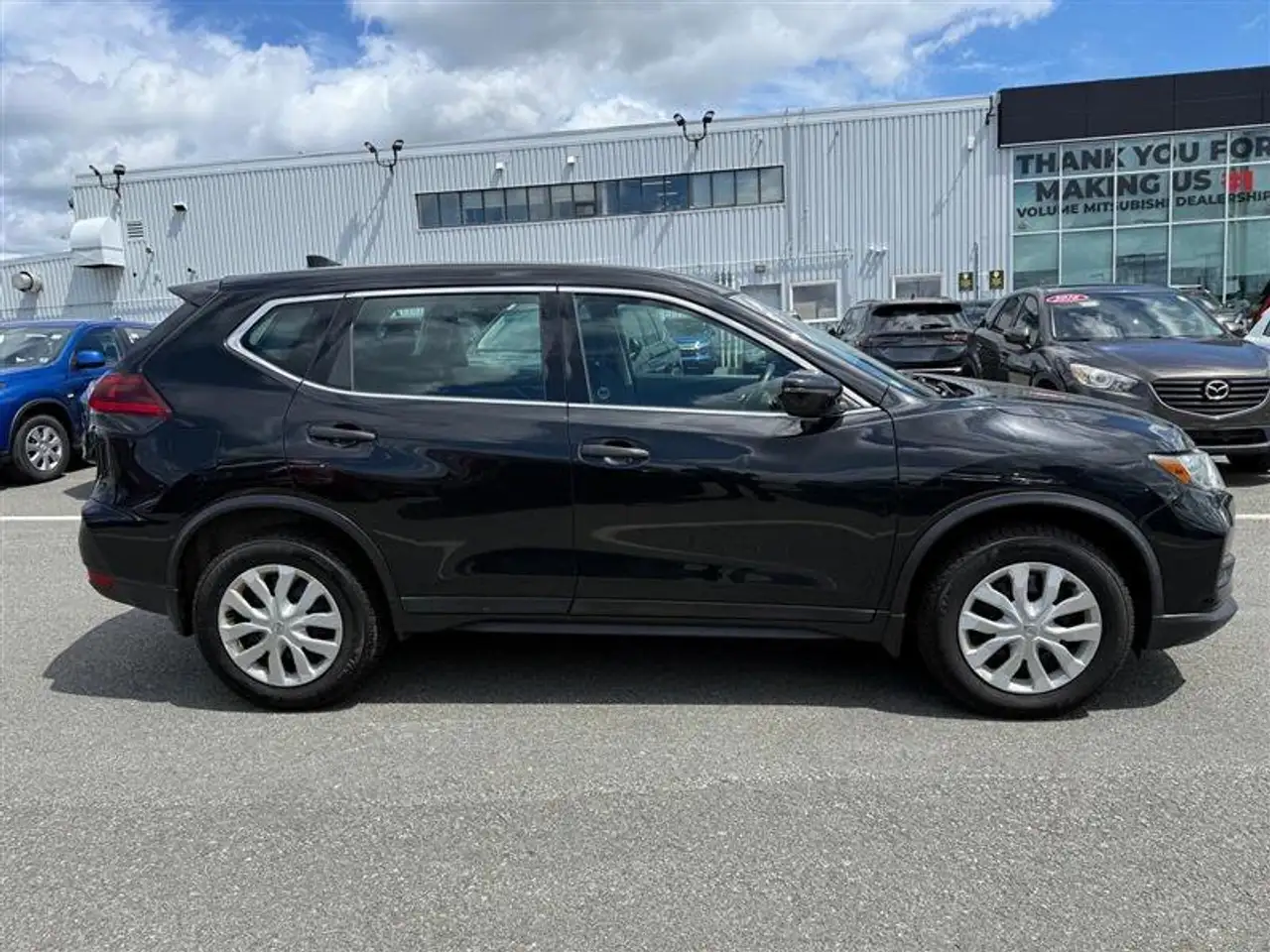 Nissan Rogue снимка Nissan Rogue