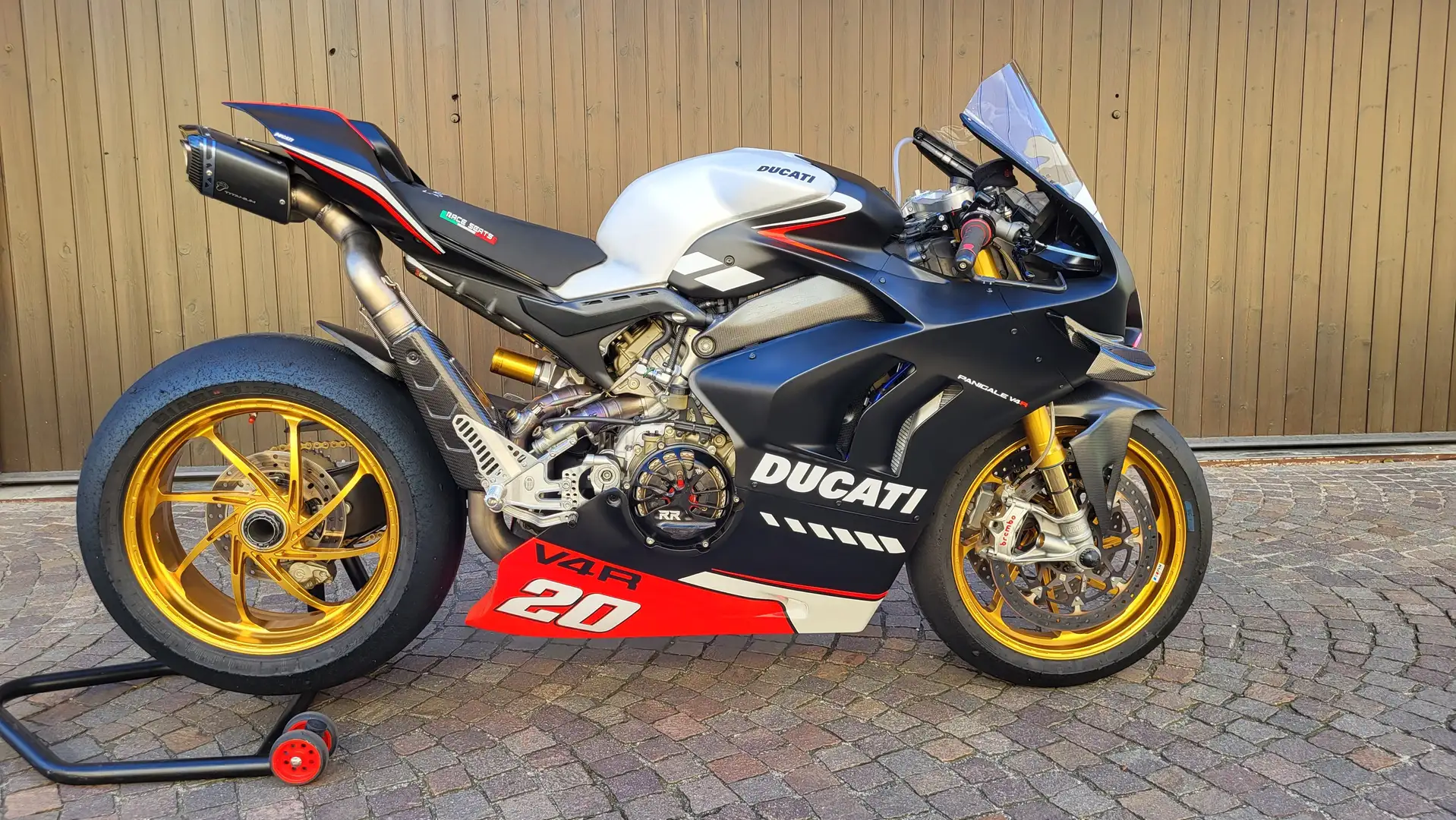 Ducati Panigale V4 R Zwart - 1