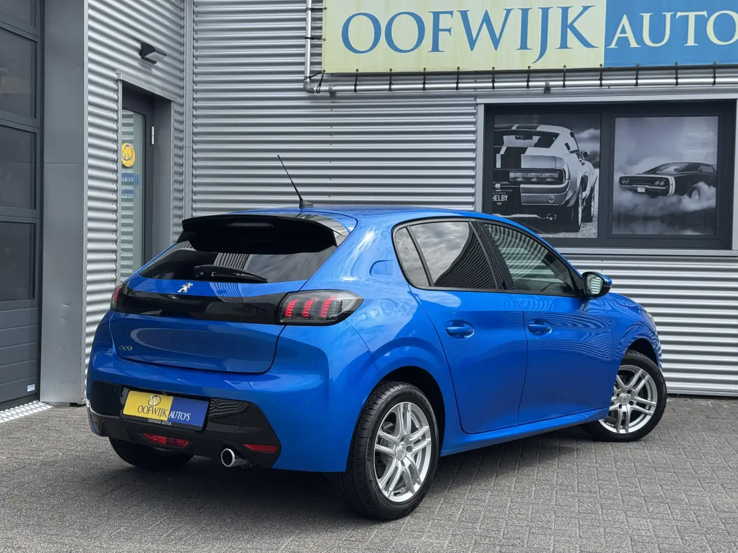 Peugeot 208 1.2 PureTech Allure Clima Camera CarPlay Led Blauw - 2