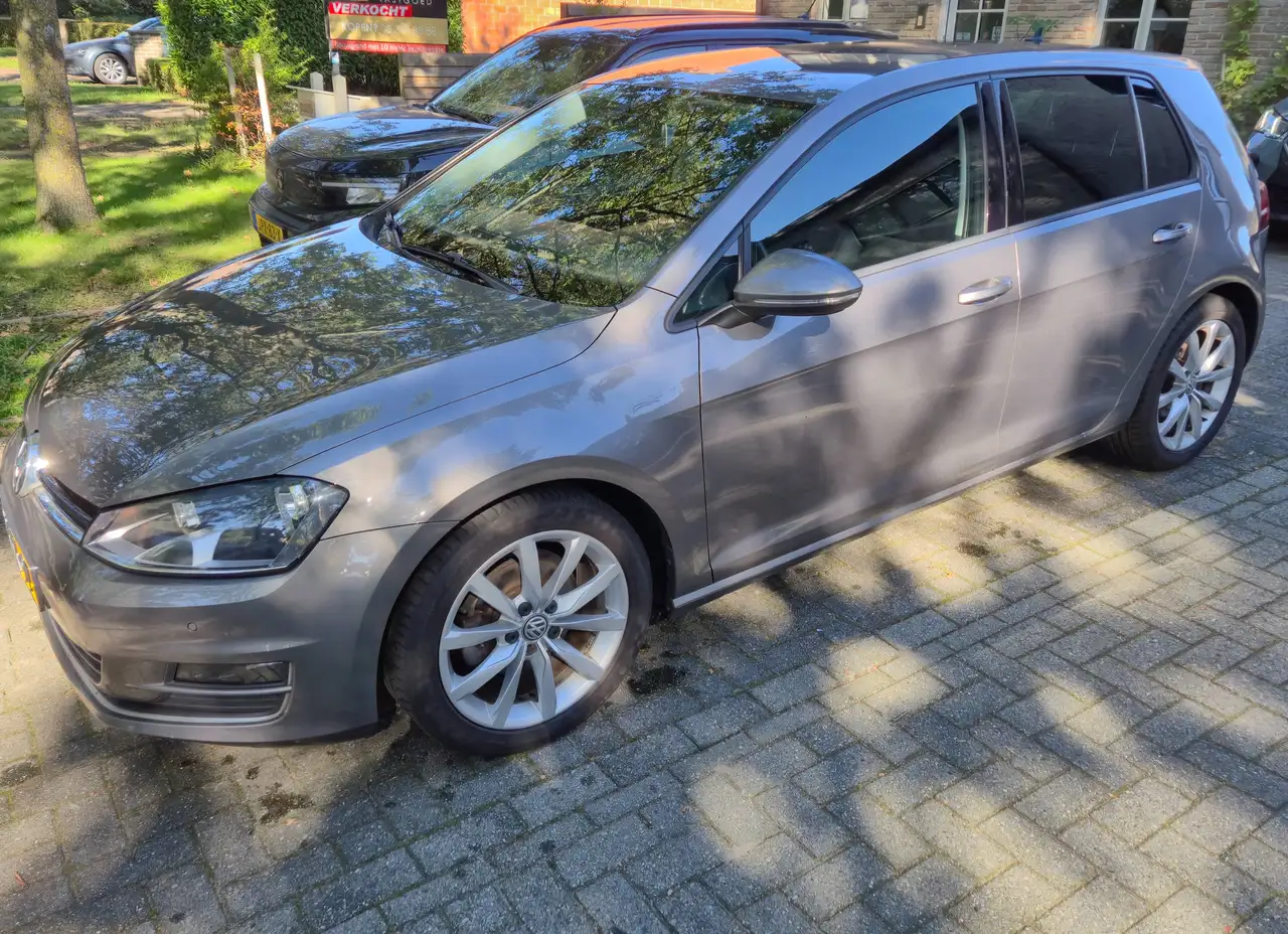 Volkswagen Golf Golf 1.2 TSI Business Edition — photo 1 of 25