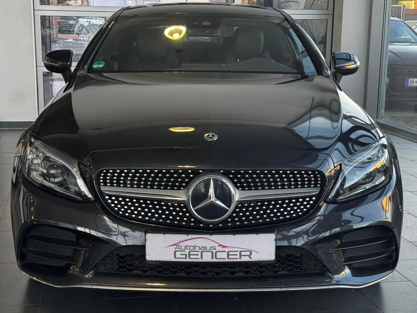 Mercedes-Benz C 300 Coupe 2.0 CGI "LED/AMG/Pano/ACC/R-Kamera" Grijs - 2