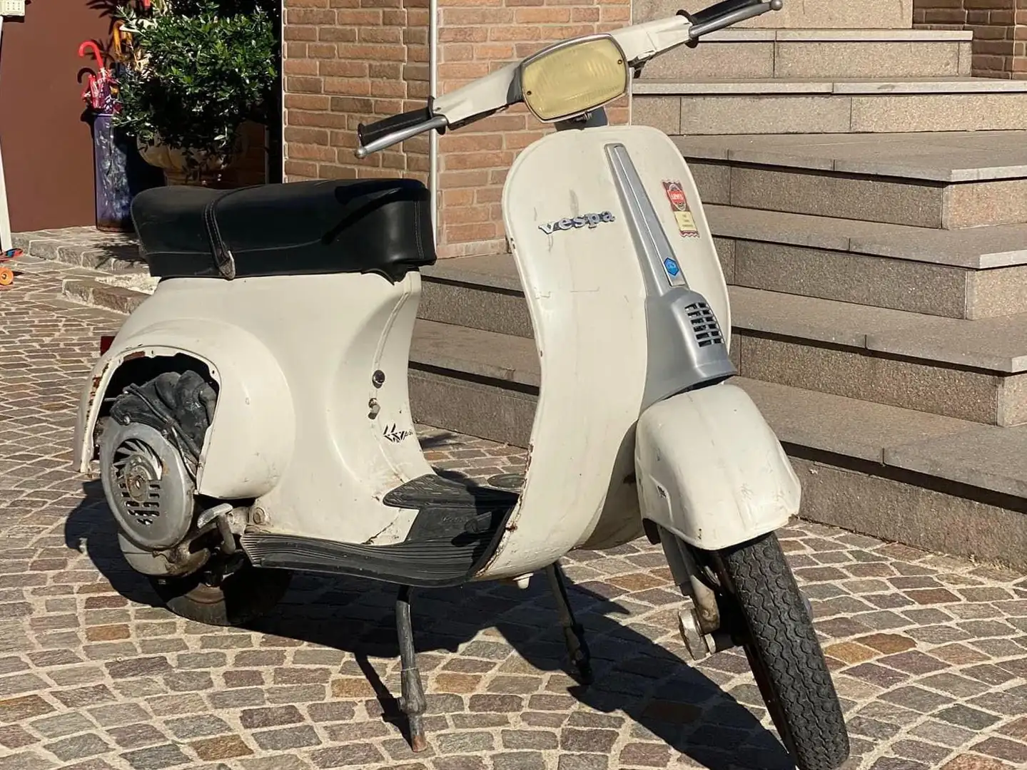 Vespa 50 Blanco - 1