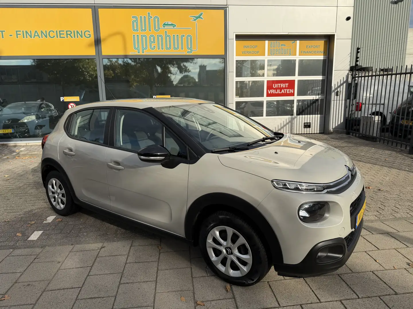 Citroen C3 1.2 PureTech Feel * 111.100 Km * Airco * Cruise Co Grijs - 2