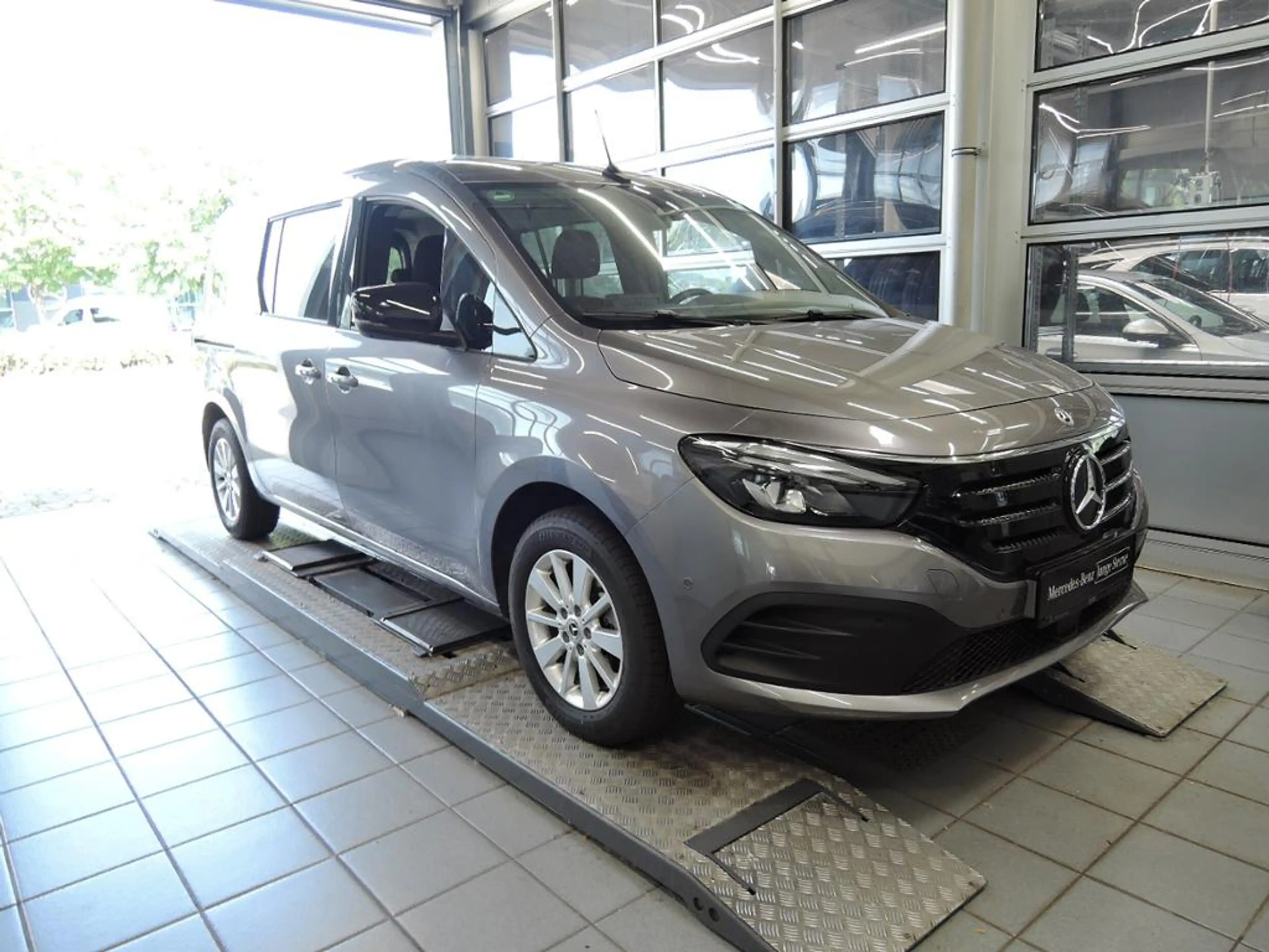 Mercedes-Benz EQT 200 Progressive Lang MBUX*Tisch*LED — photo 2