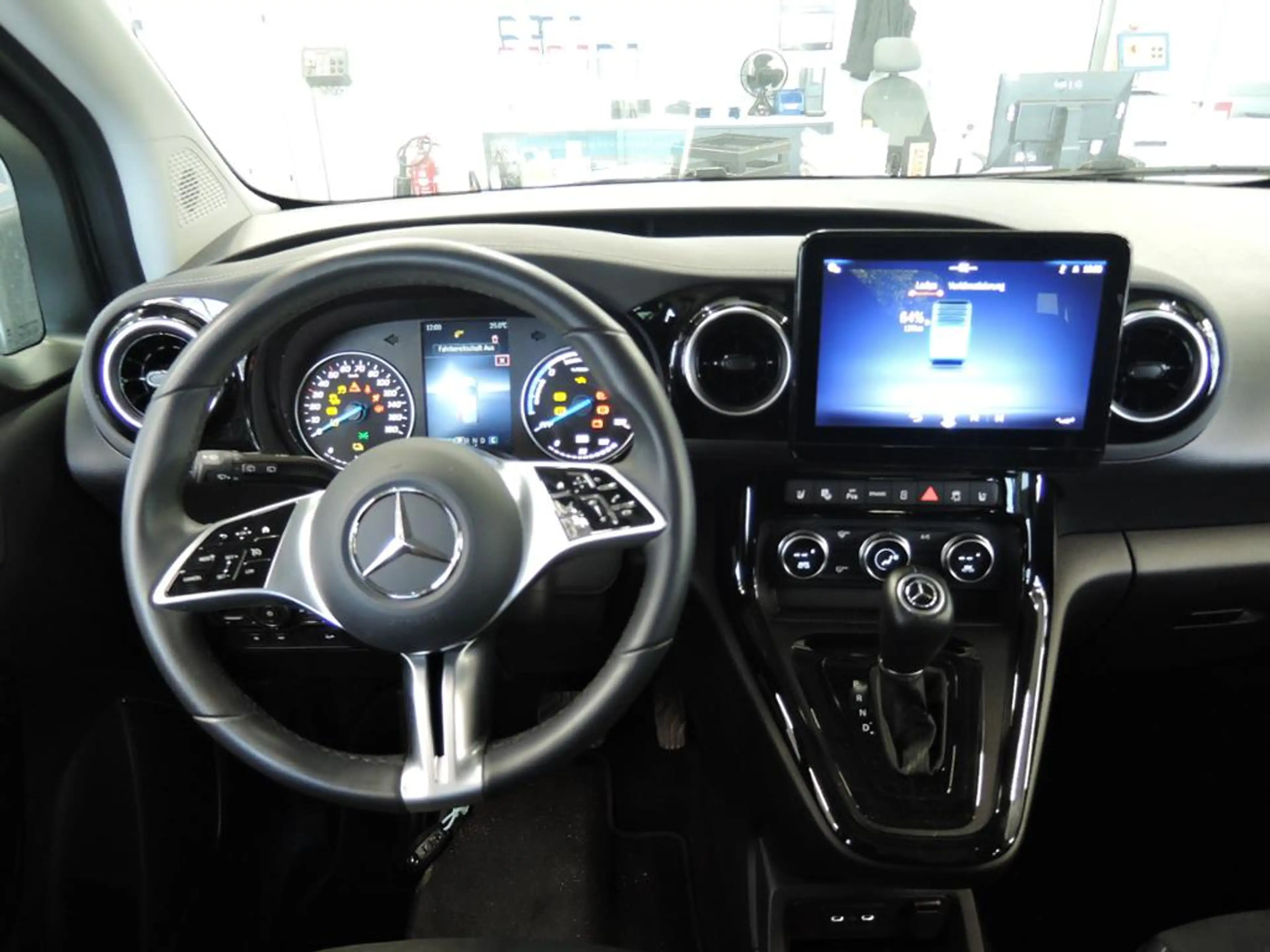 Mercedes-Benz EQT 200 Progressive Lang MBUX*Tisch*LED — photo 6