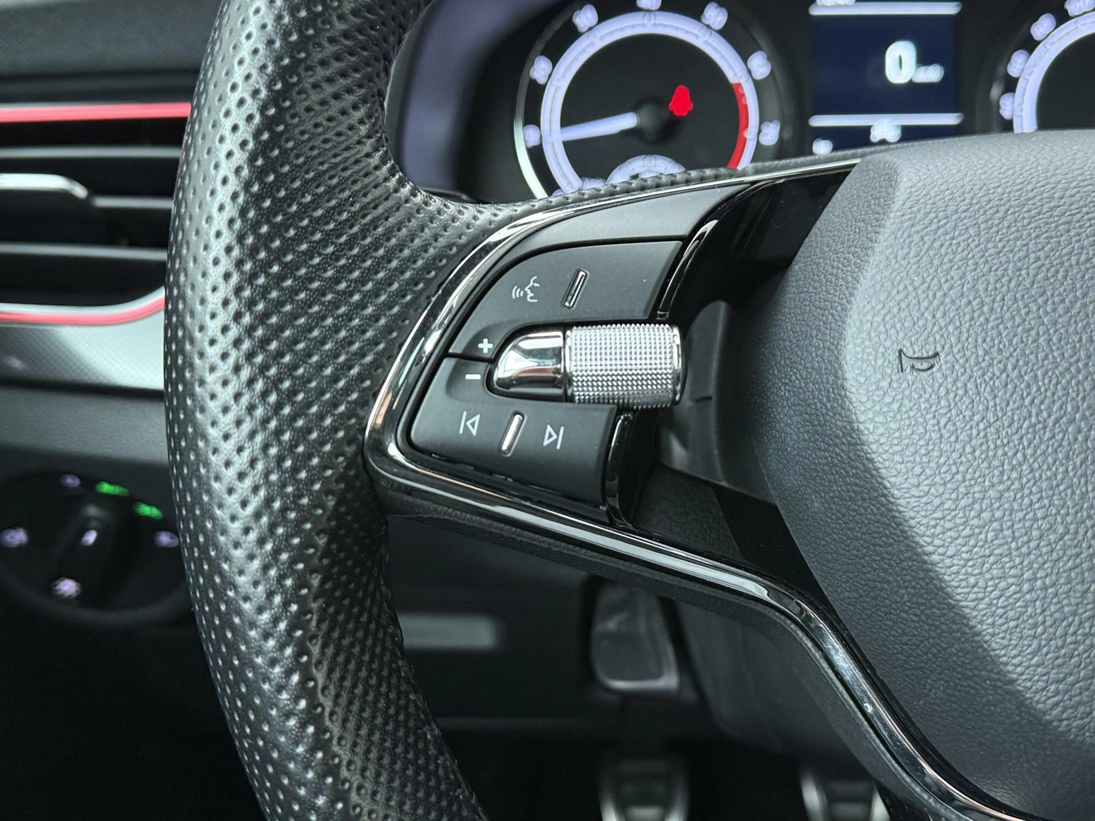 Skoda Kamiq 1.0 TSI Sport Business | 110 PK | Trekhaak wegklap — photo 7