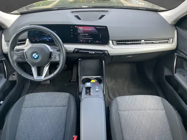 BMW Ix view 8