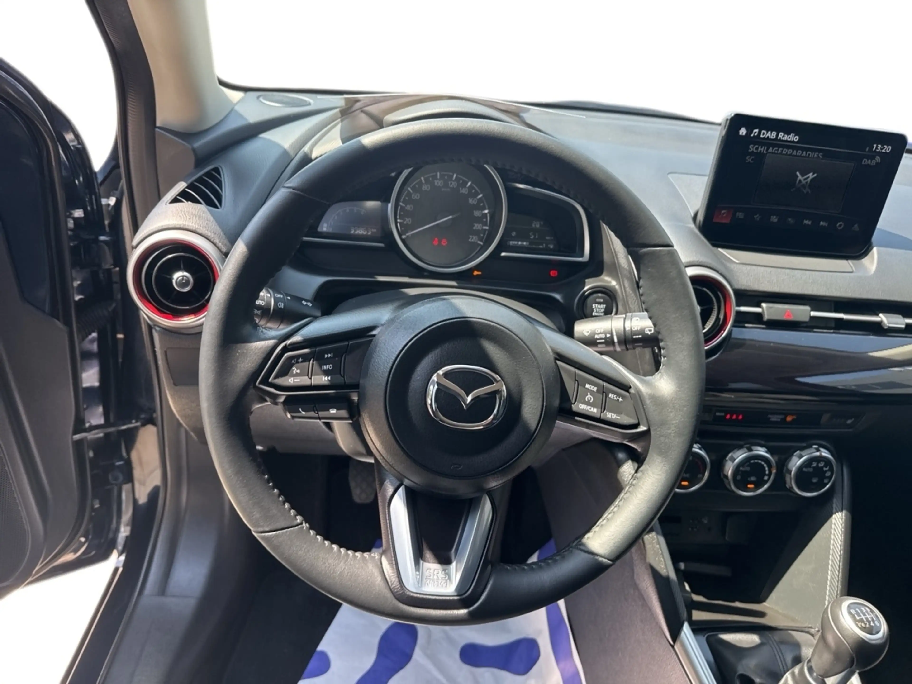 Mazda 2 2022 (8") e-SKYACTIV G 90 MAZDA M HYBRID MT FWD AL — photo 7
