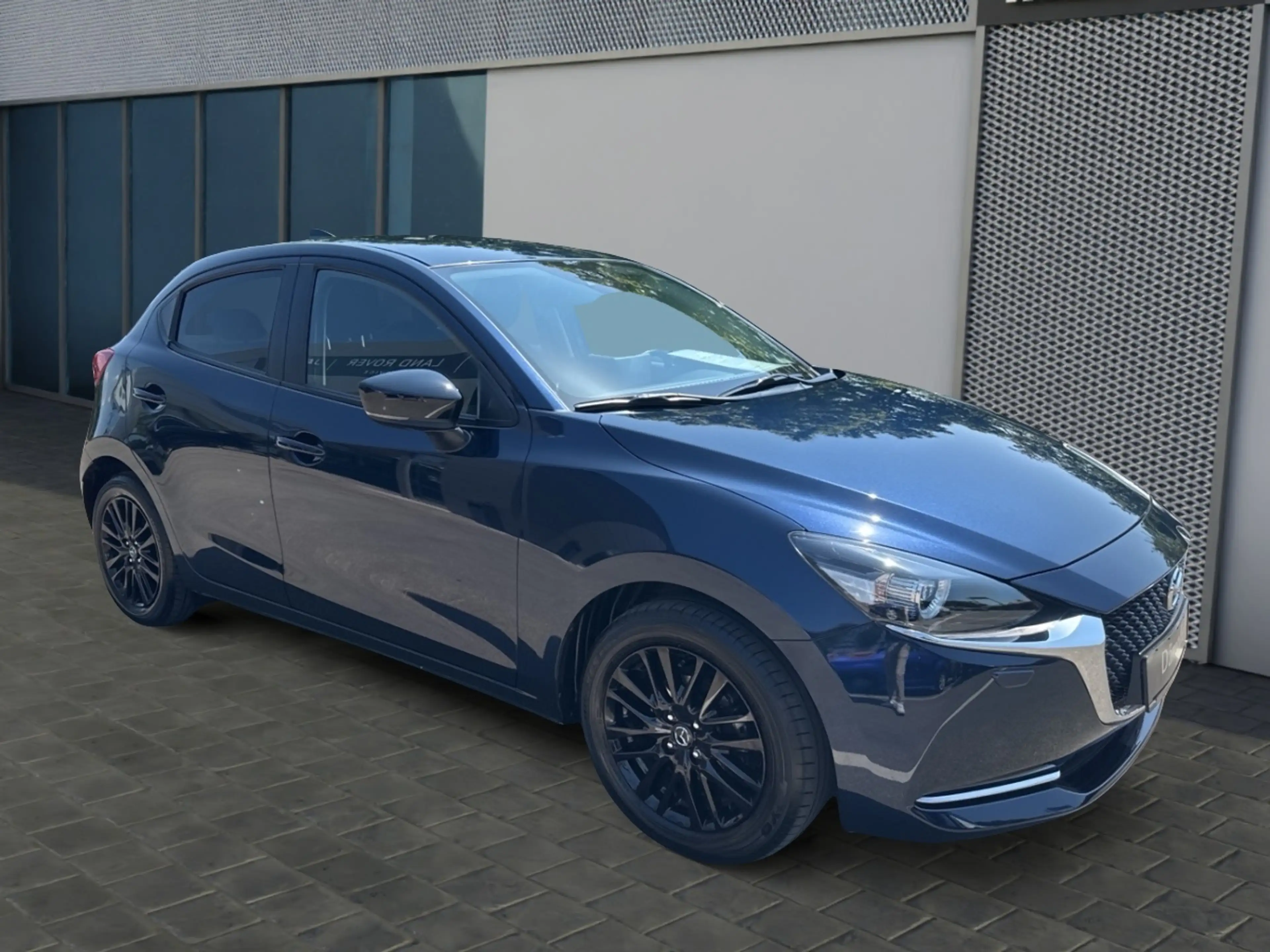 Mazda 2 2022 (8") e-SKYACTIV G 90 MAZDA M HYBRID MT FWD AL — photo 4