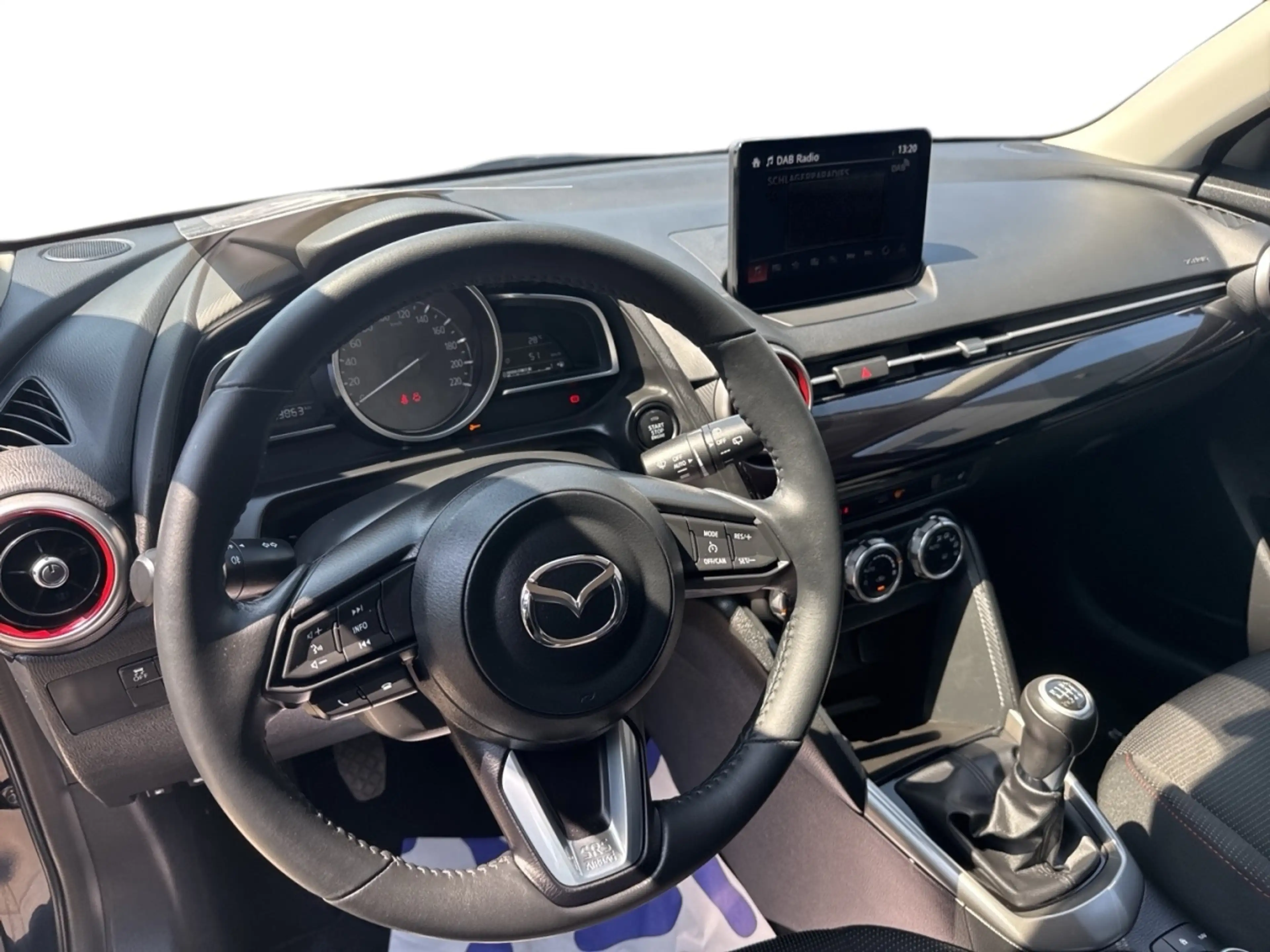Mazda 2 2022 (8") e-SKYACTIV G 90 MAZDA M HYBRID MT FWD AL — photo 6