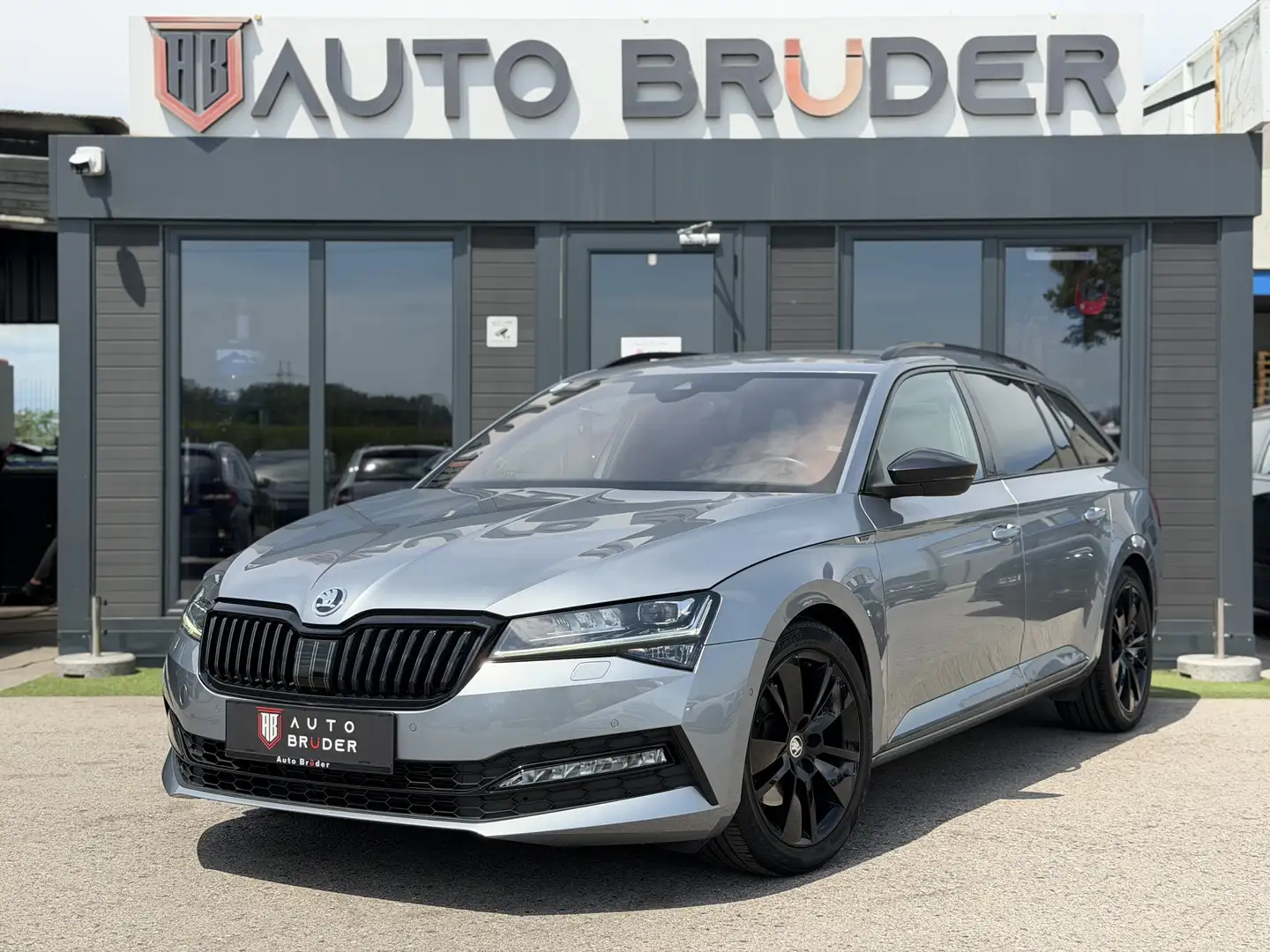 Skoda Superb Sportline Kombi 2,0DSG Sportline AHK, Virtual, Grau - 2