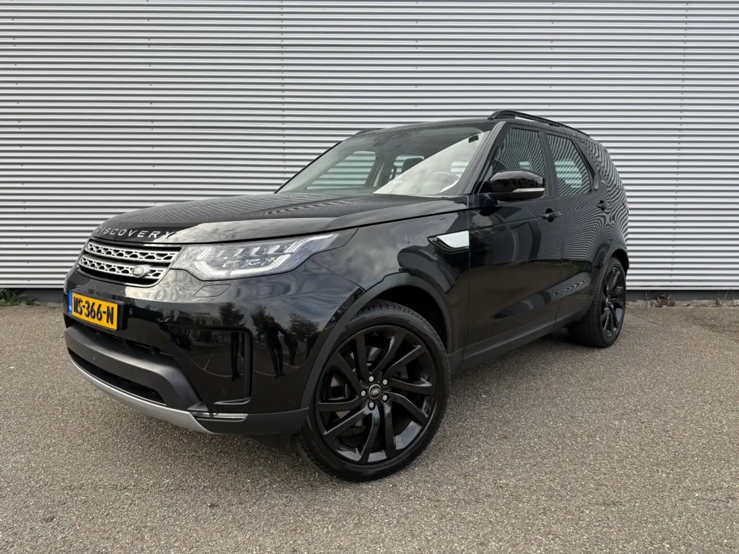 Land Rover Discovery 2.0 Sd4 HSE Lux. 7p. NAP Pano Trekhaak 22" Memory Noir - 1