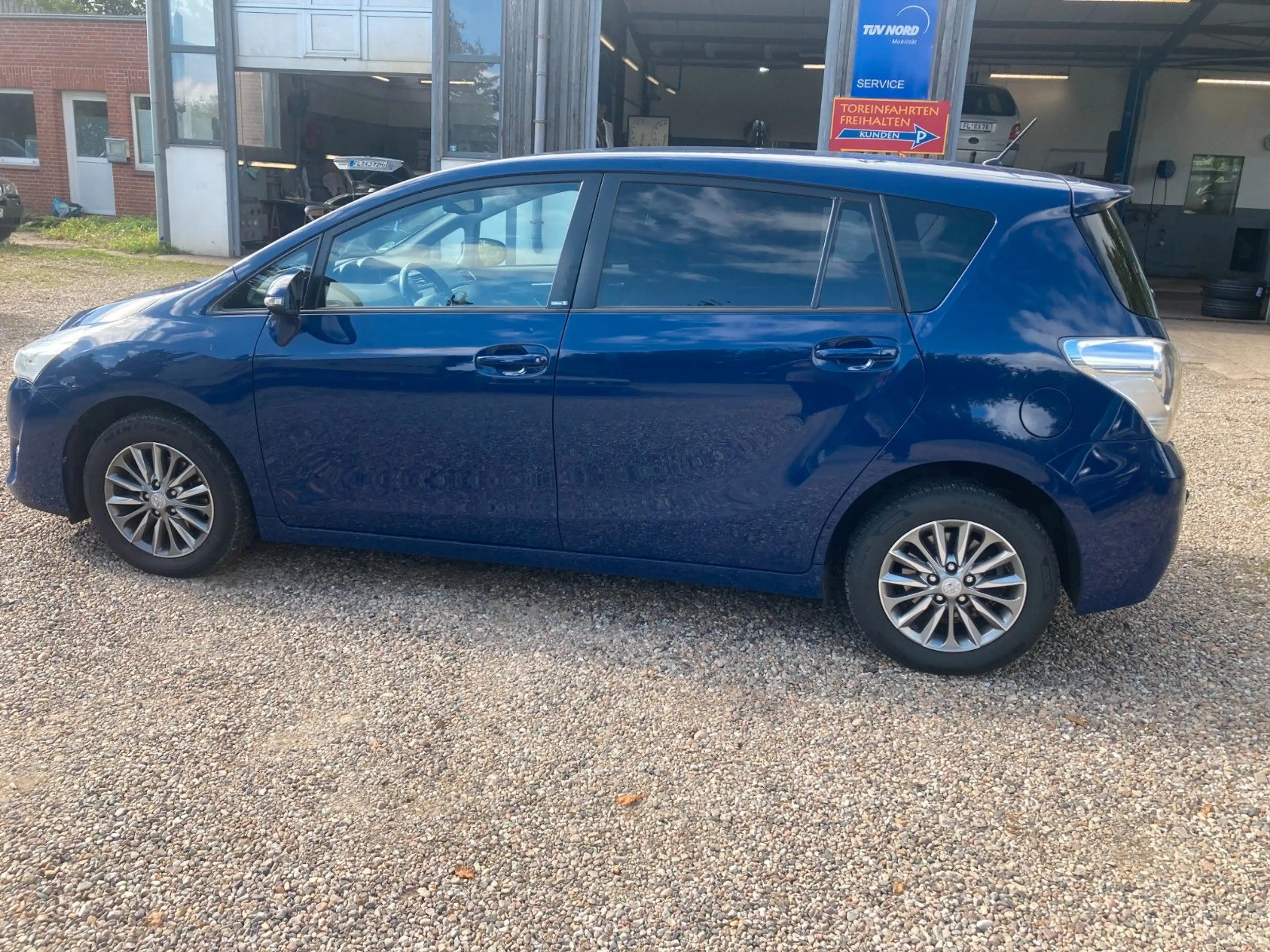 Toyota Verso Edition-S — photo 2