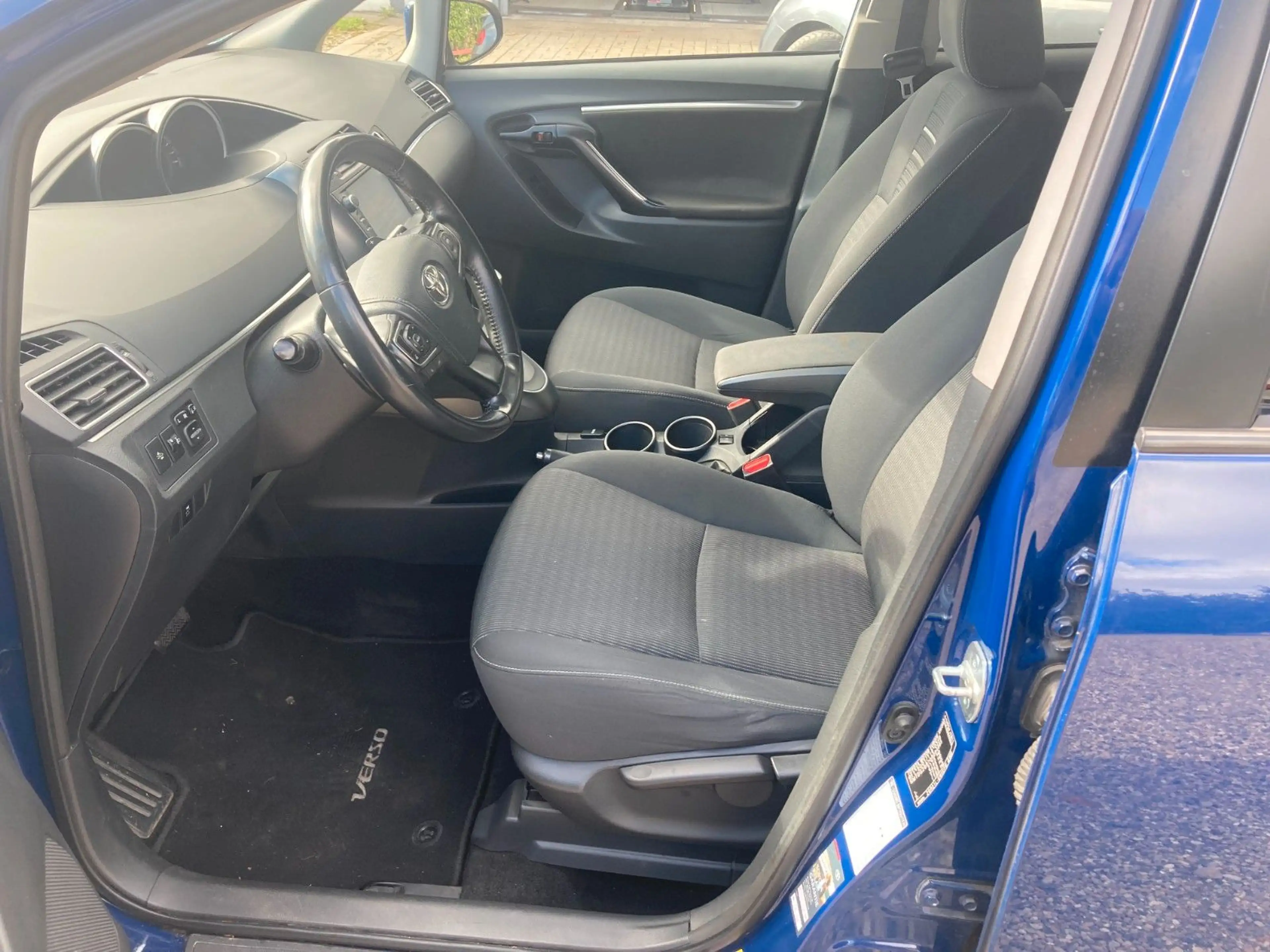 Toyota Verso Edition-S — photo 10