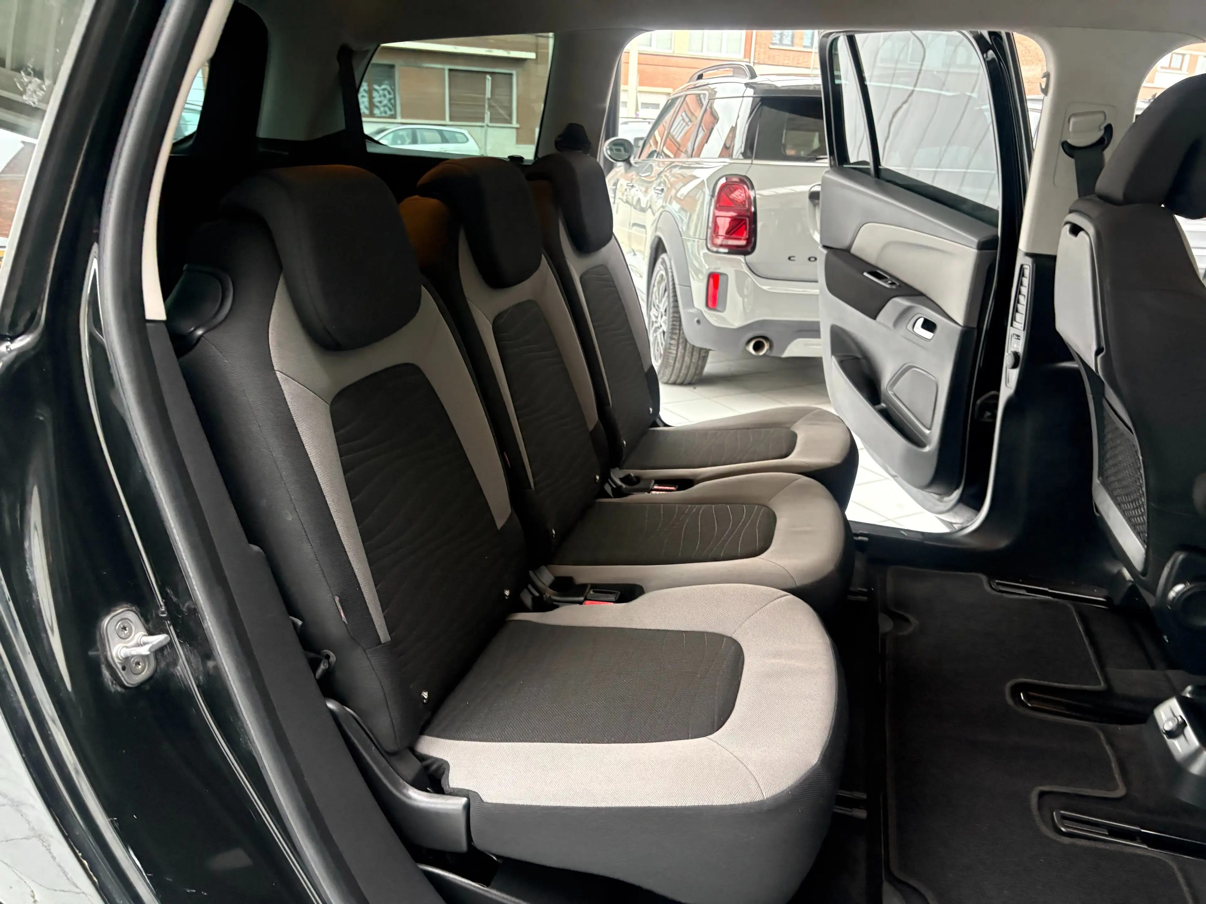 Citroen C4 Picasso C4 Picasso 1.6 HDi *7 PLACES * GPS * PDC * CARNET* — photo 9