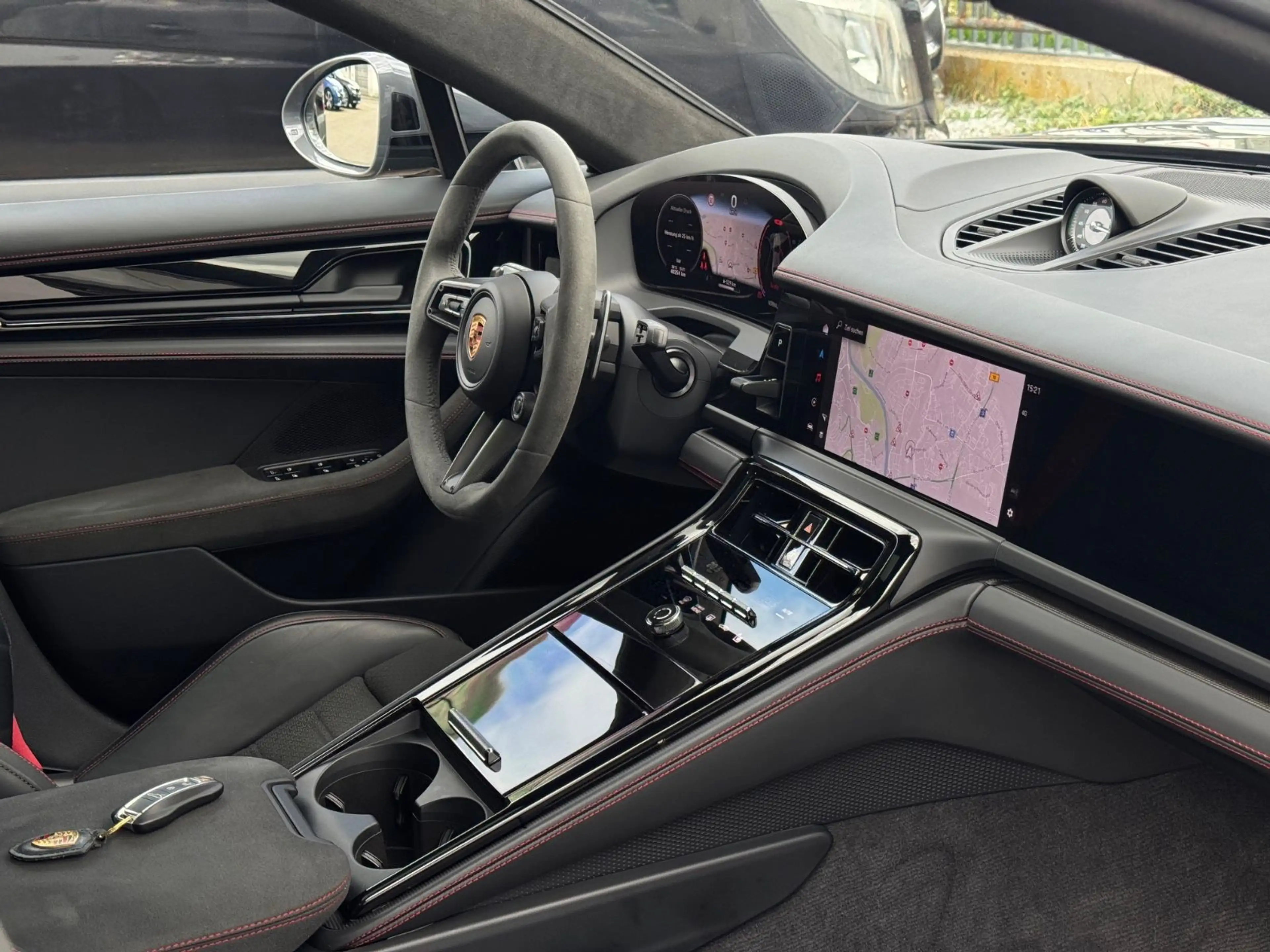 Porsche Panamera GTS *InnoDrive*Pano*PDLS+*Standheizung* — photo 24