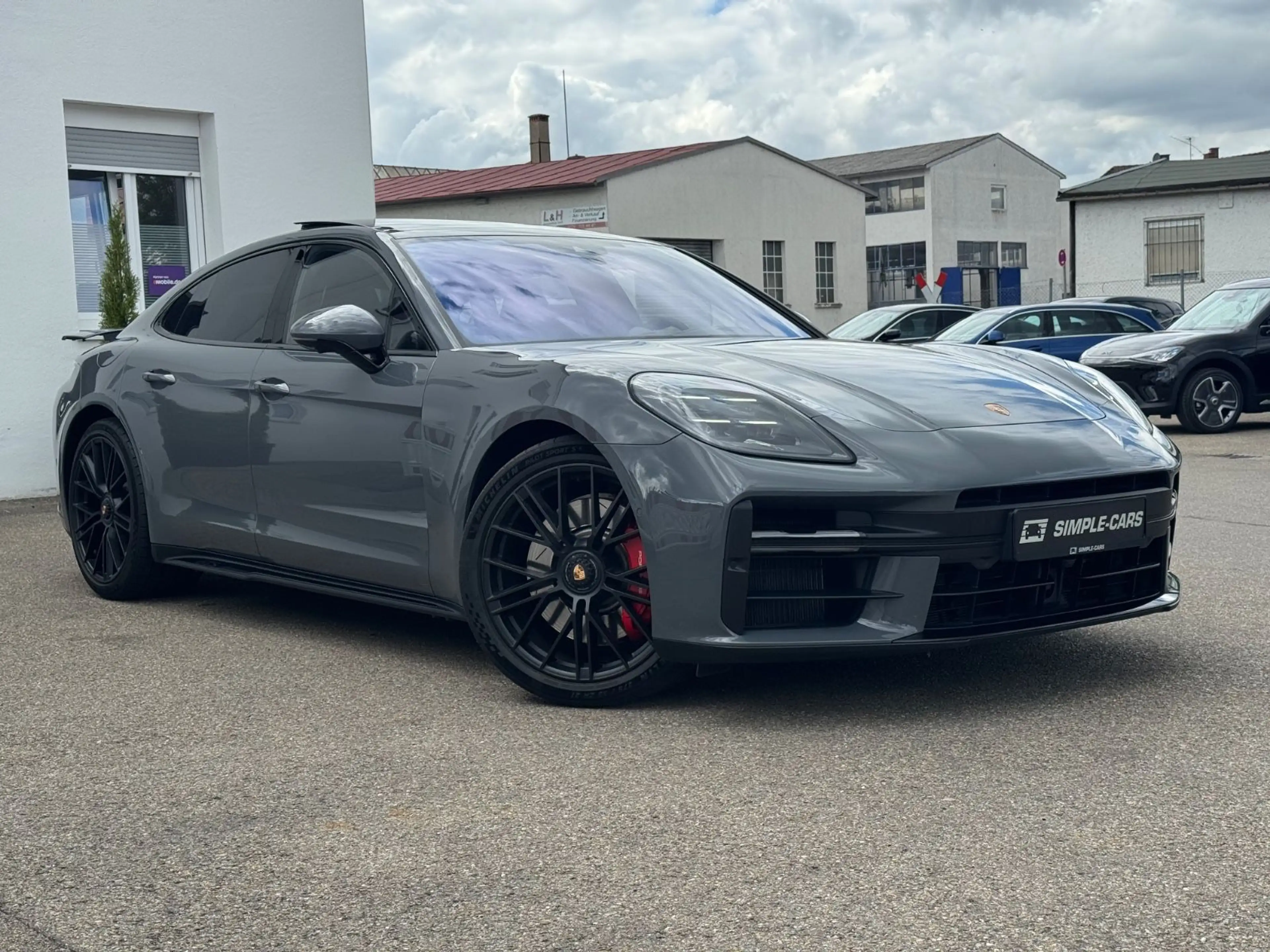 Porsche Panamera GTS *InnoDrive*Pano*PDLS+*Standheizung* — photo 3