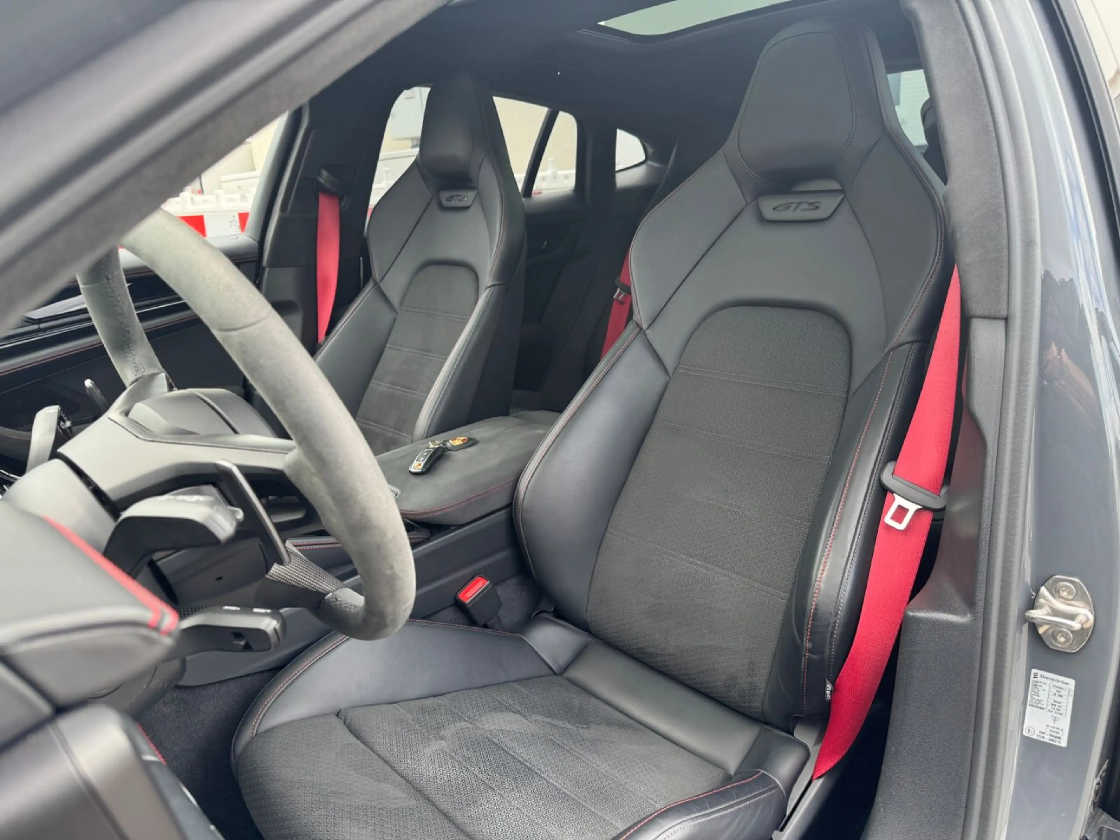 Porsche Panamera GTS *InnoDrive*Pano*PDLS+*Standheizung* — photo 10