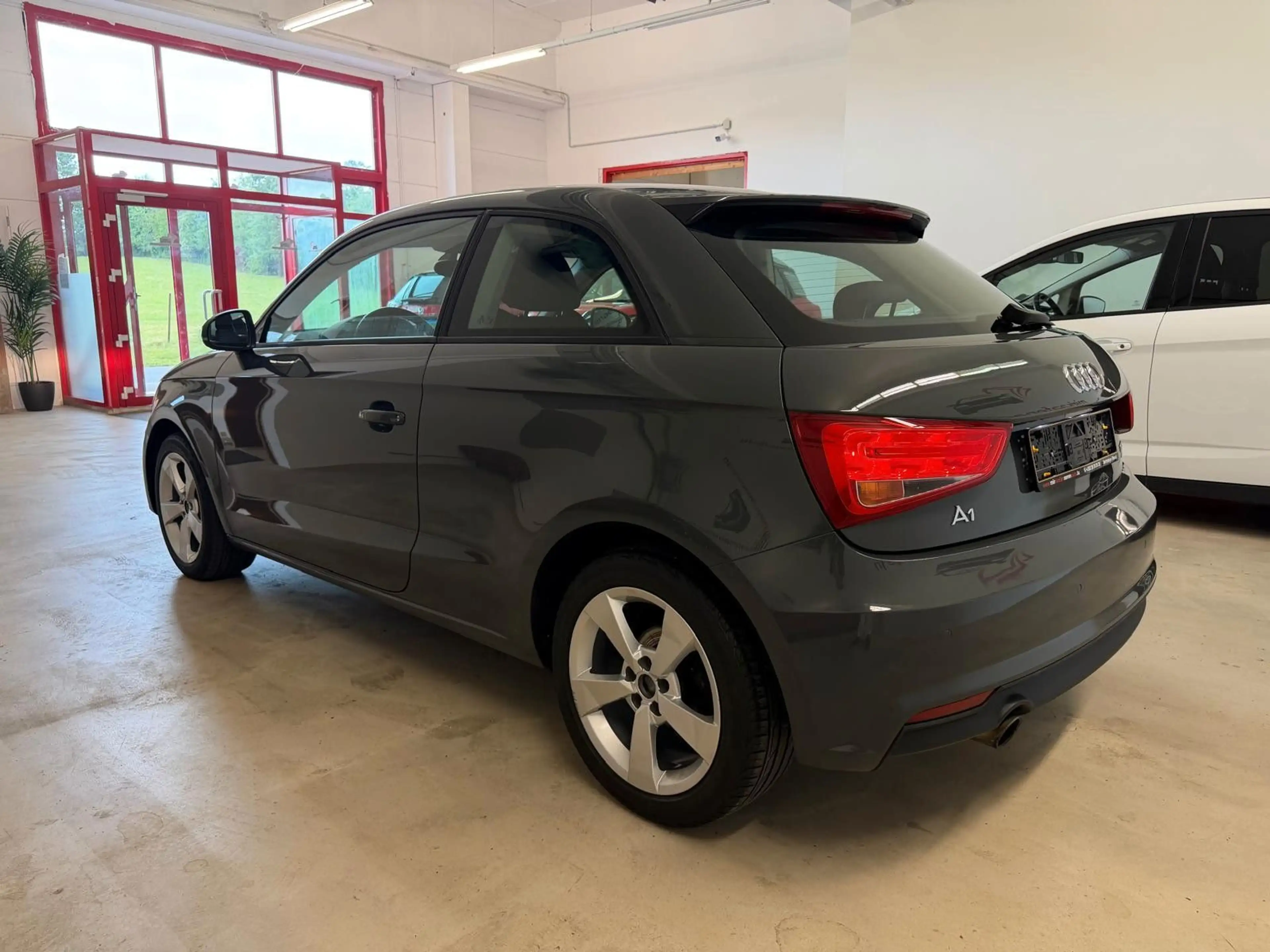 Audi A1 sport**NAVI**PDC** — photo 4