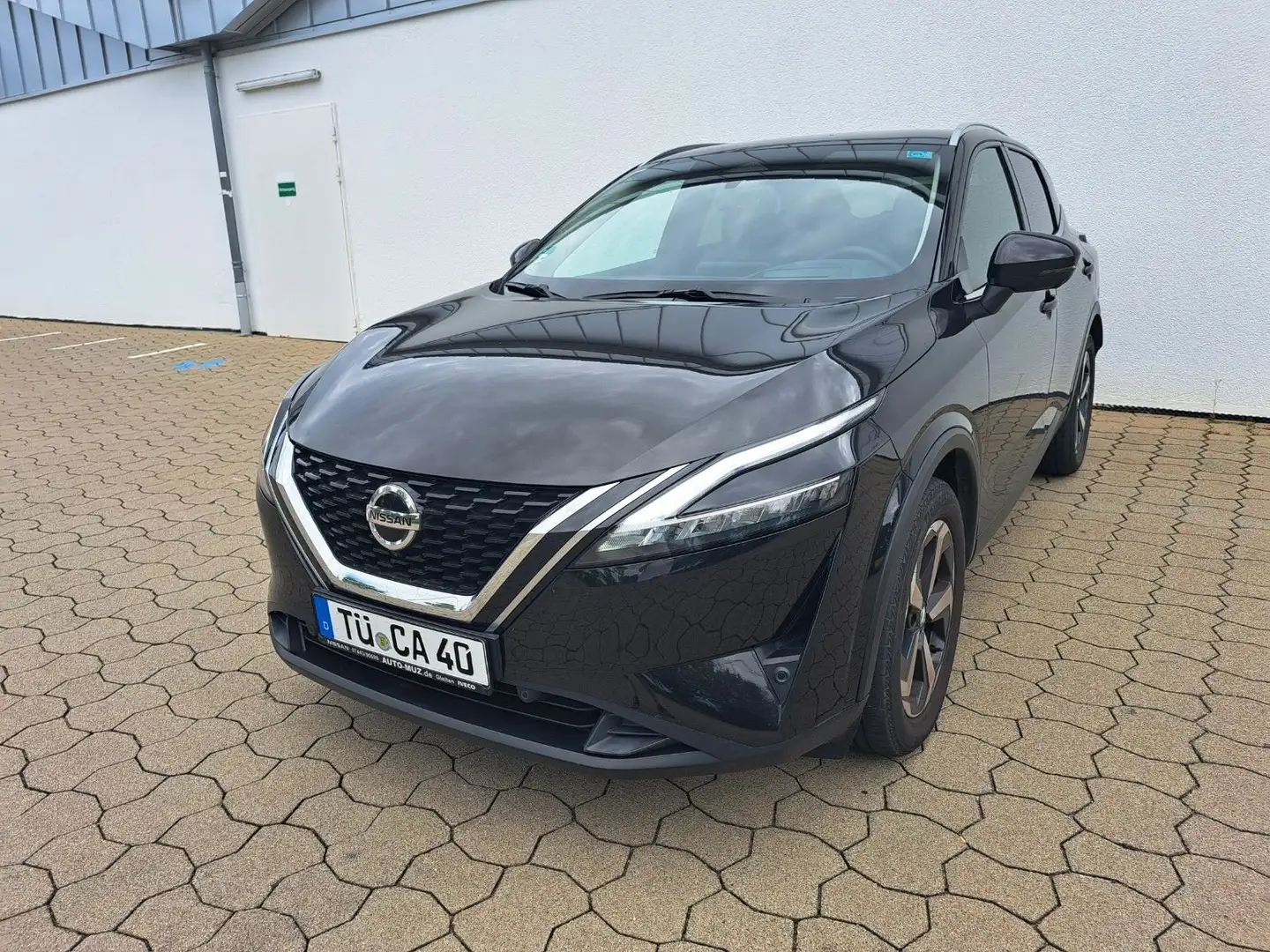 Nissan Qashqai 1.3 Premiere Edition HuD-PANO-NAV-ACC Schwarz - 2