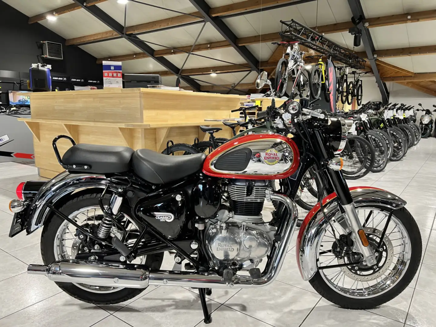 Royal Enfield Classic 350 Chrome Red Rot - 1