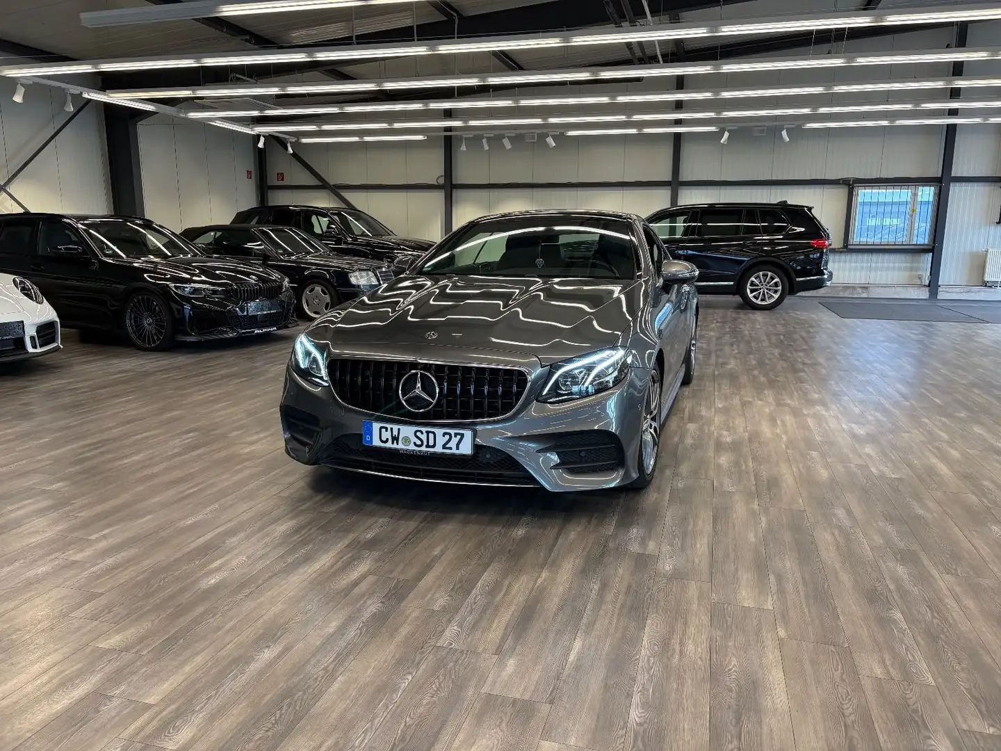 Mercedes-Benz E 200 E Coupe AMG Line Pano Burmester ACC Grau - 2