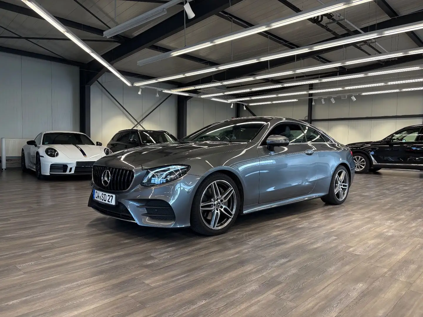 Mercedes-Benz E 200 E Coupe AMG Line Pano Burmester ACC Grau - 1
