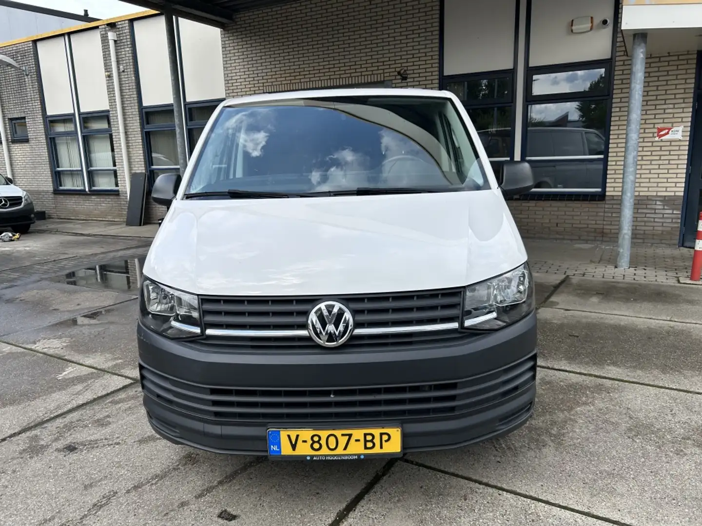 Volkswagen Transporter 2.0 TDI L1H1 56000 km euro 6 1e eig Fehér - 2