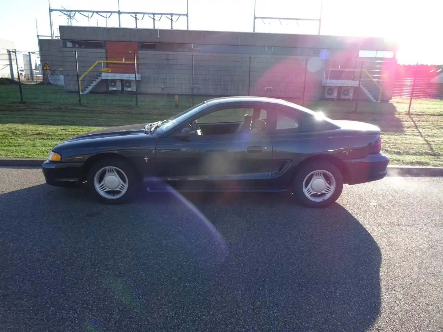 Ford Mustang USA 3.8 Coupé Зелёный - 2