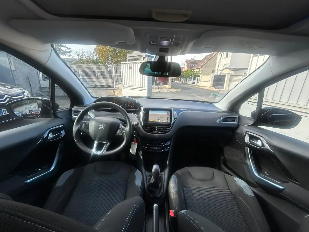 Peugeot 208 208 — photo 5