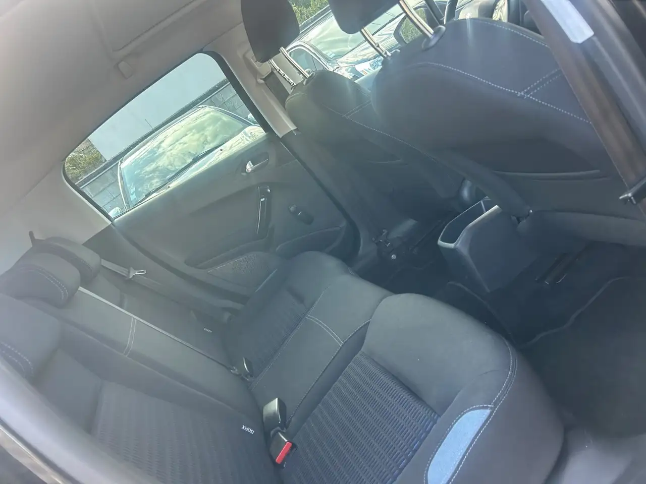 Peugeot 208 208 — photo 8