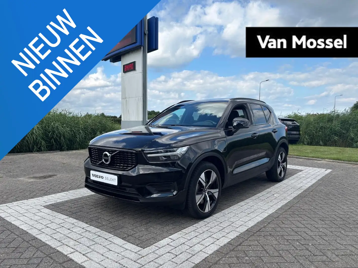 Volvo XC40 1.5 T5 Recharge R-Design Zwart - 1