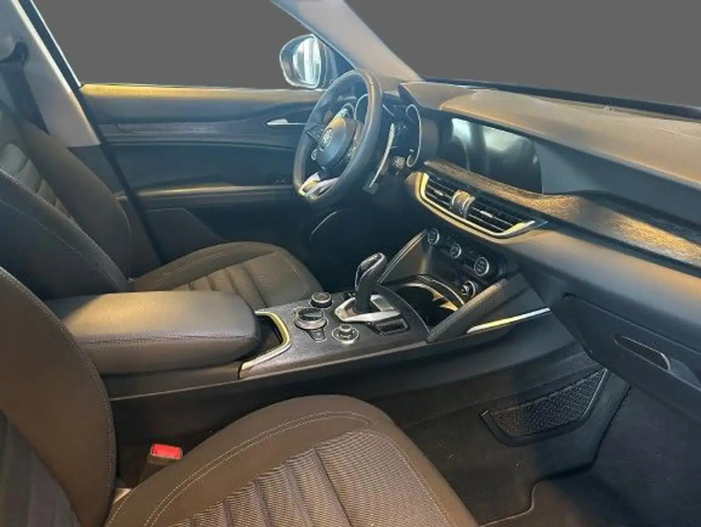 Alfa Romeo Stelvio 2.2 Turbodiesel 160 CV AT8 RWD Super Grijs - 2