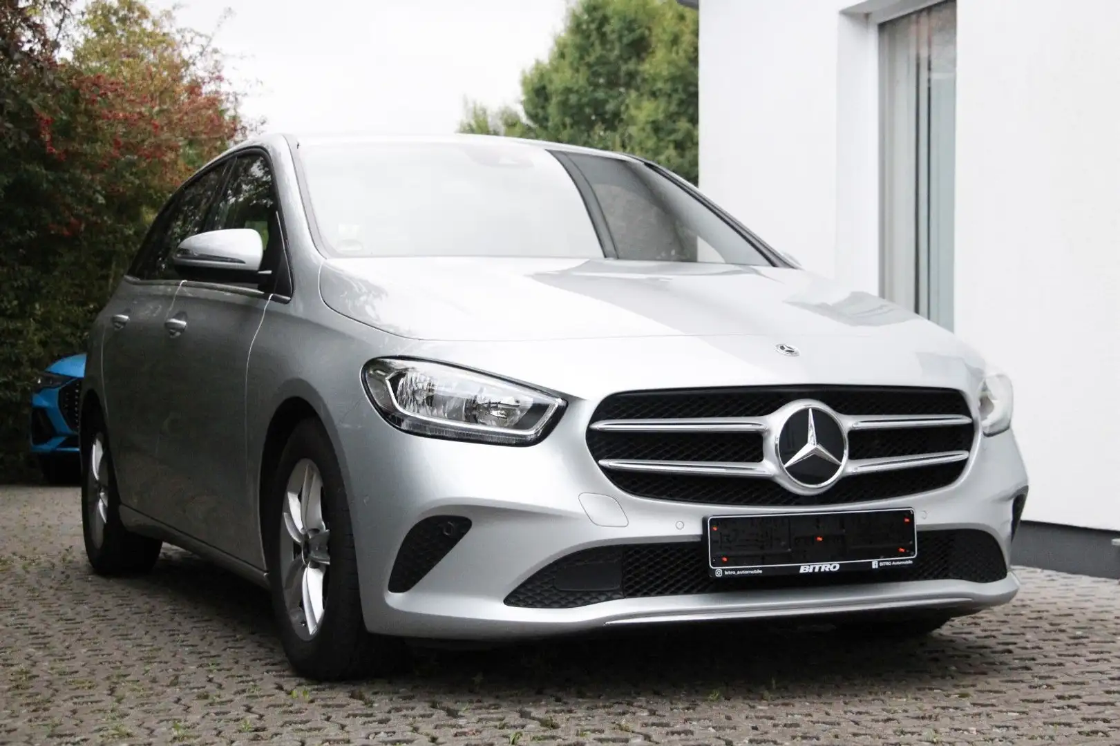 Mercedes-Benz B 200 B200d Automatik/Navi/Kamera/PDC/8-fach-bereift Zilver - 1