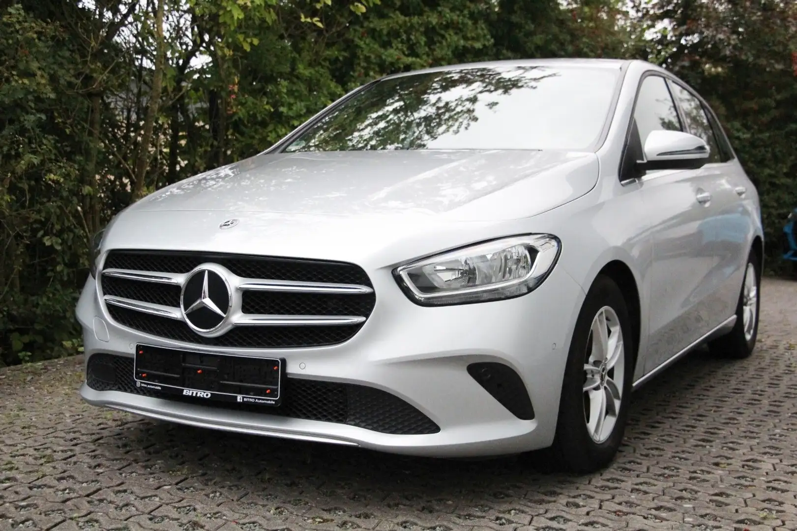 Mercedes-Benz B 200 B200d Automatik/Navi/Kamera/PDC/8-fach-bereift Zilver - 2