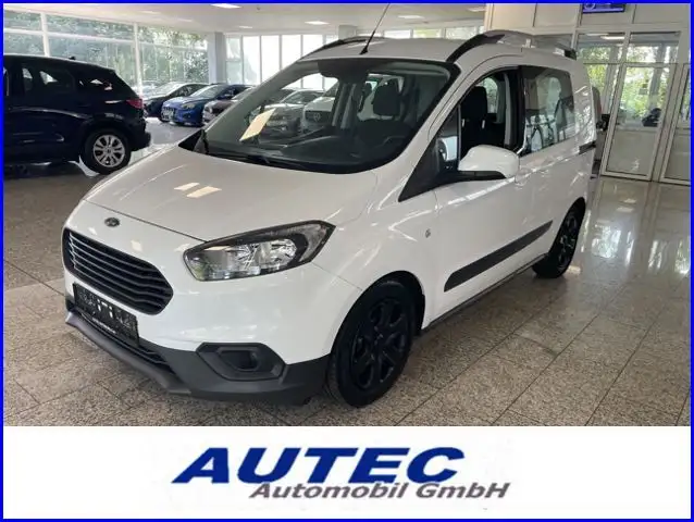 Ford Transit Courier Kombi 1.5 TDCI NAVI+KLIMA+KAMERA