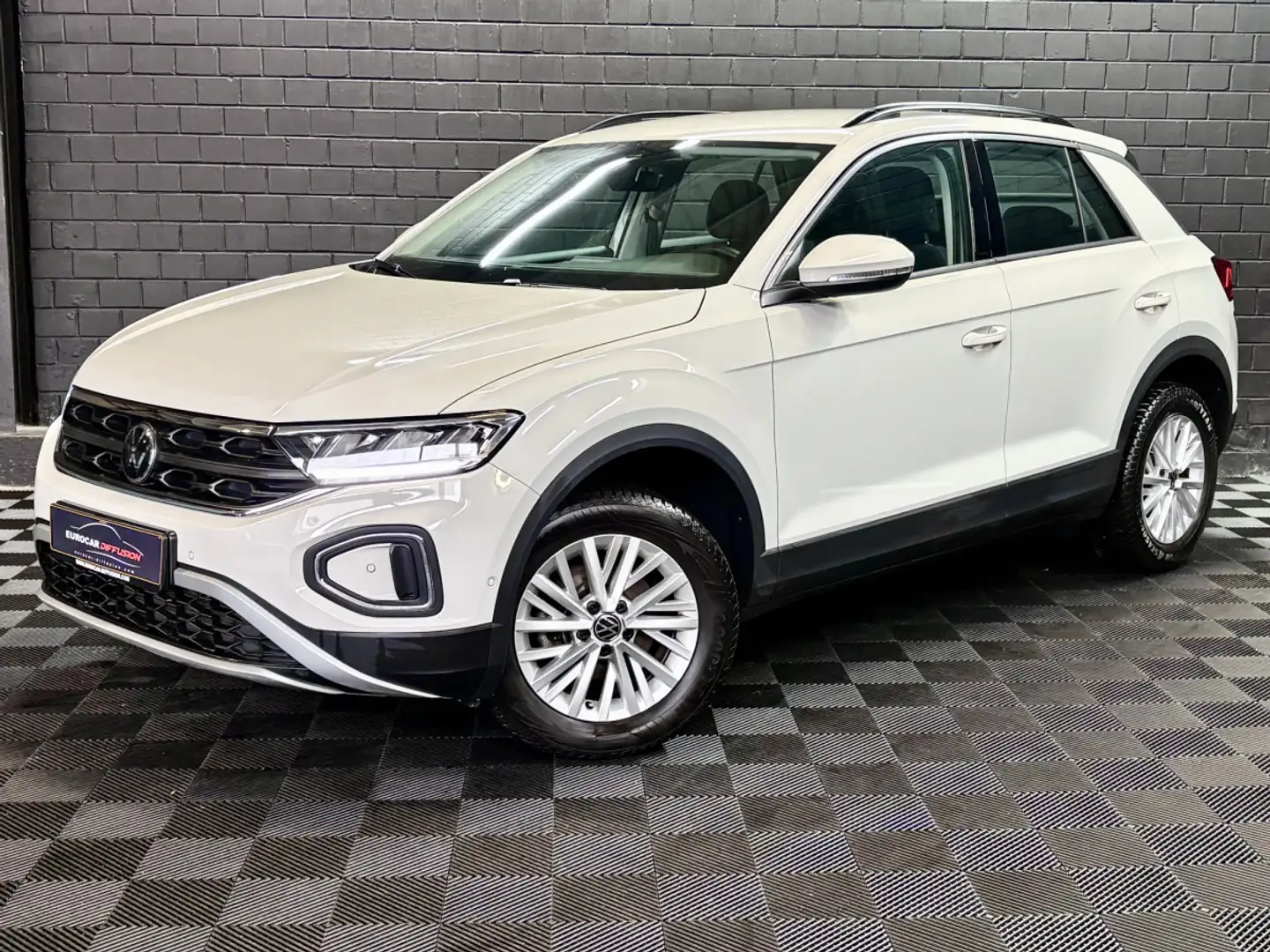 Volkswagen T-Roc Life 150 CV TSI DSG7 ** Attelage ** Pneus 4 Saison Gris - 1