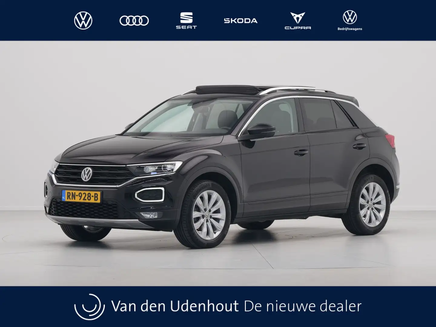 Volkswagen T-Roc 1.0 TSI 115pk Style Trekhaak Panorama Navigatie Ca Zwart - 1