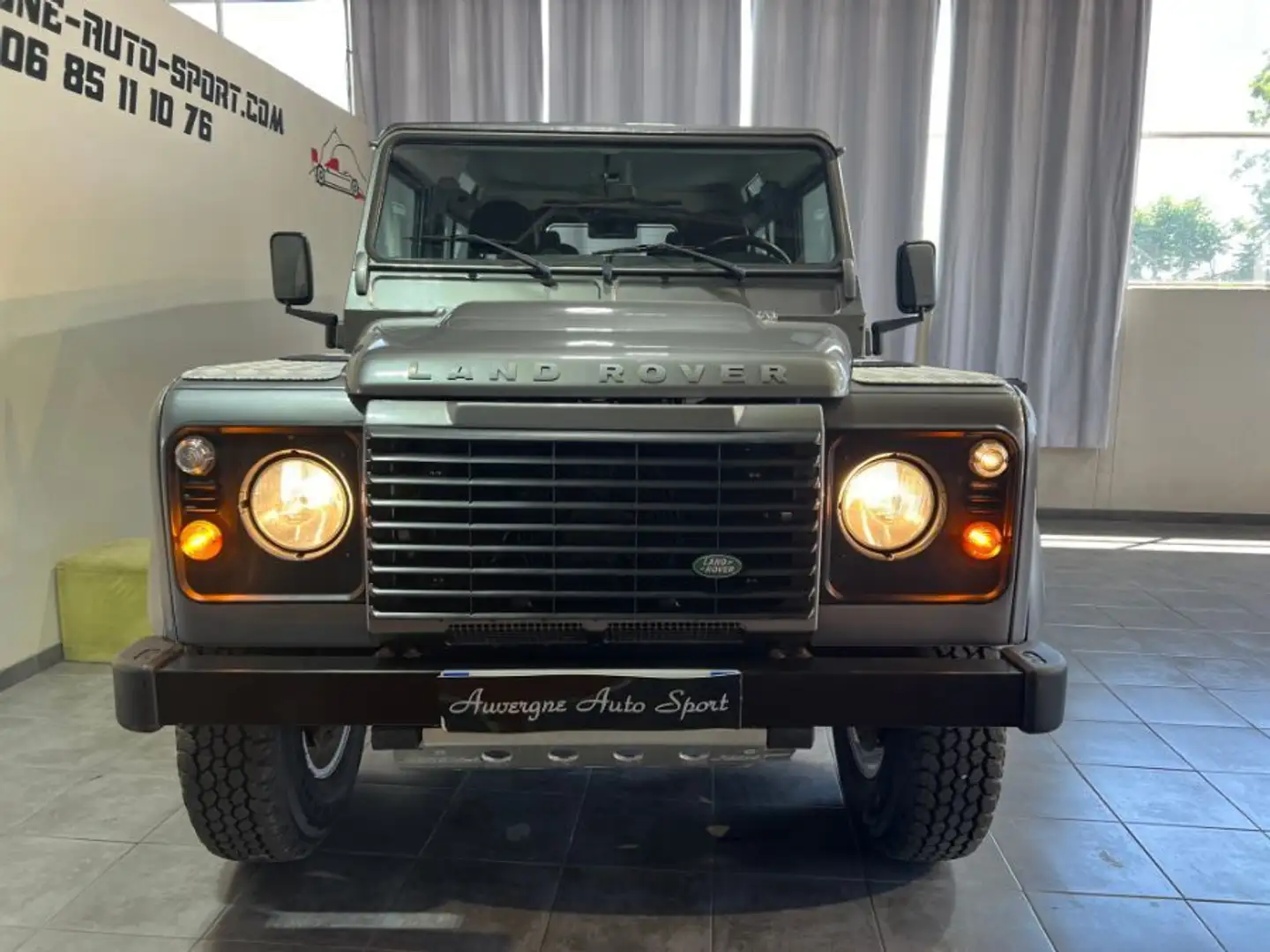Land Rover Defender III 90 2.4 TD4 122cv 4X4 3P BVM STATION WAGON SE Gris - 2
