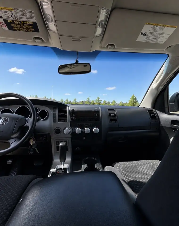 Toyota Tundra снимка Toyota Tundra