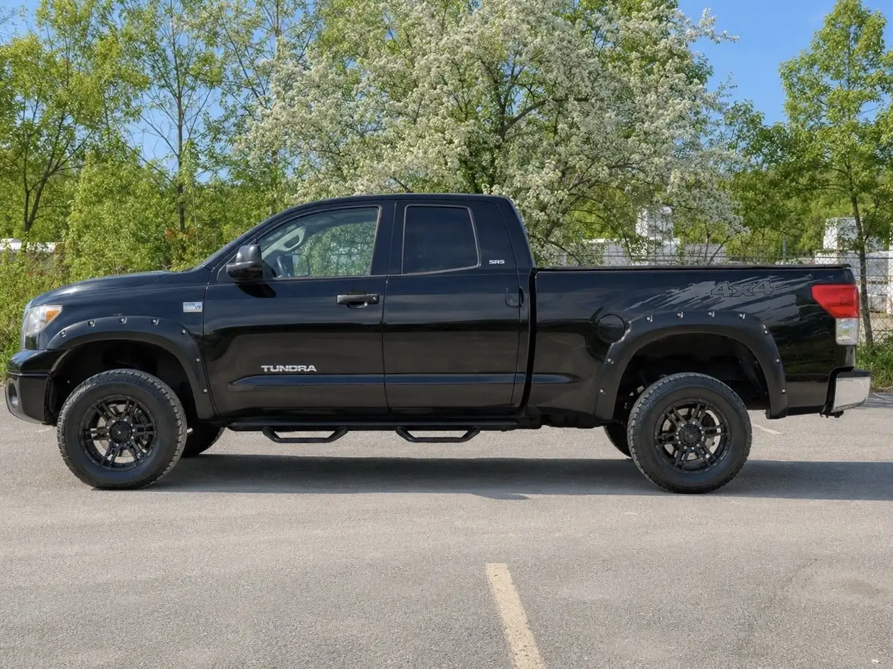 Toyota Tundra снимка Toyota Tundra