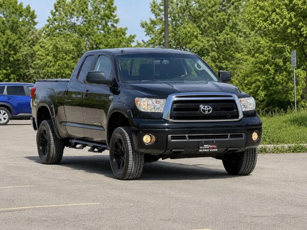 Toyota Tundra снимка Toyota Tundra